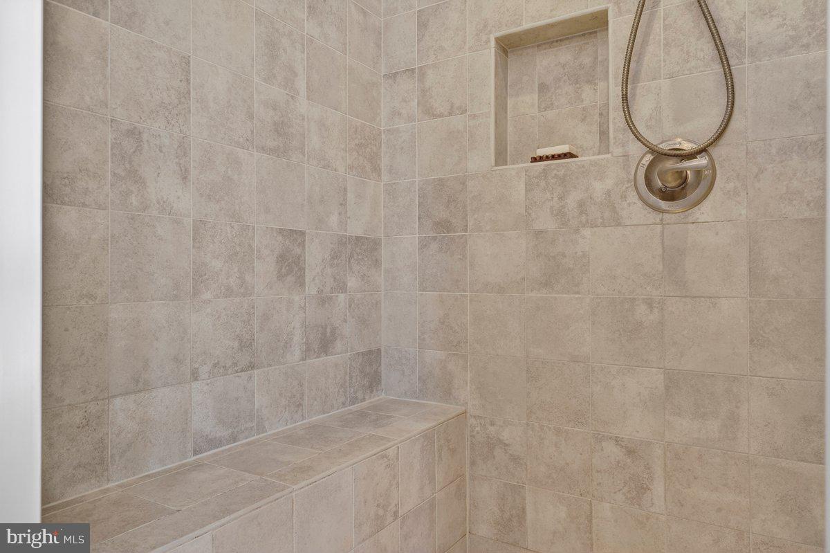 WOODS EDGE - Residential