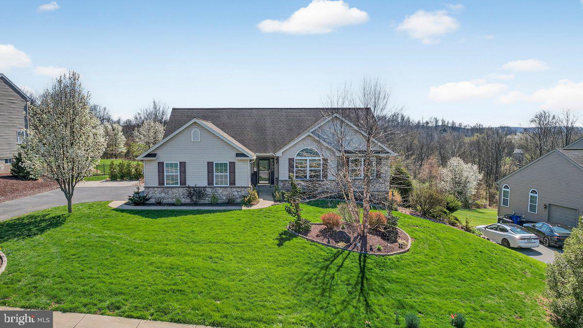 216 PLEASANT VIEW DRIVE