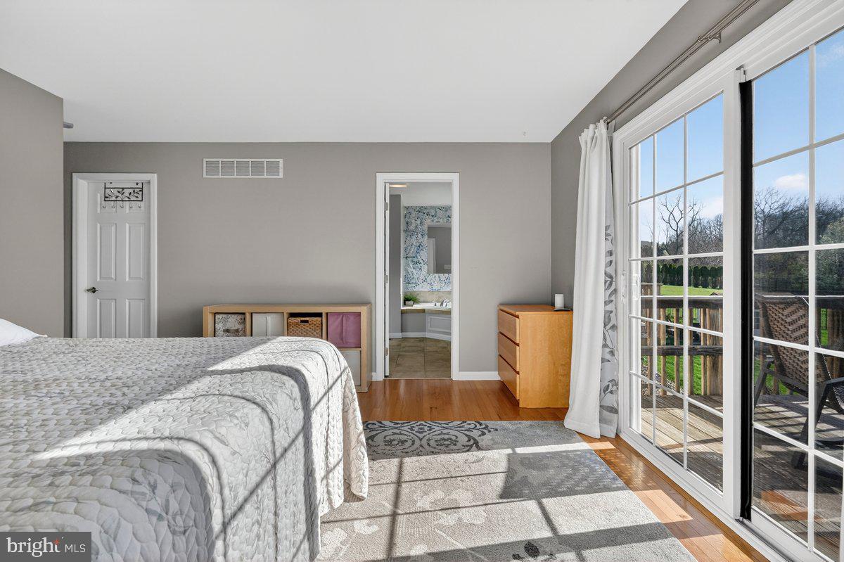 WOODS EDGE - Residential