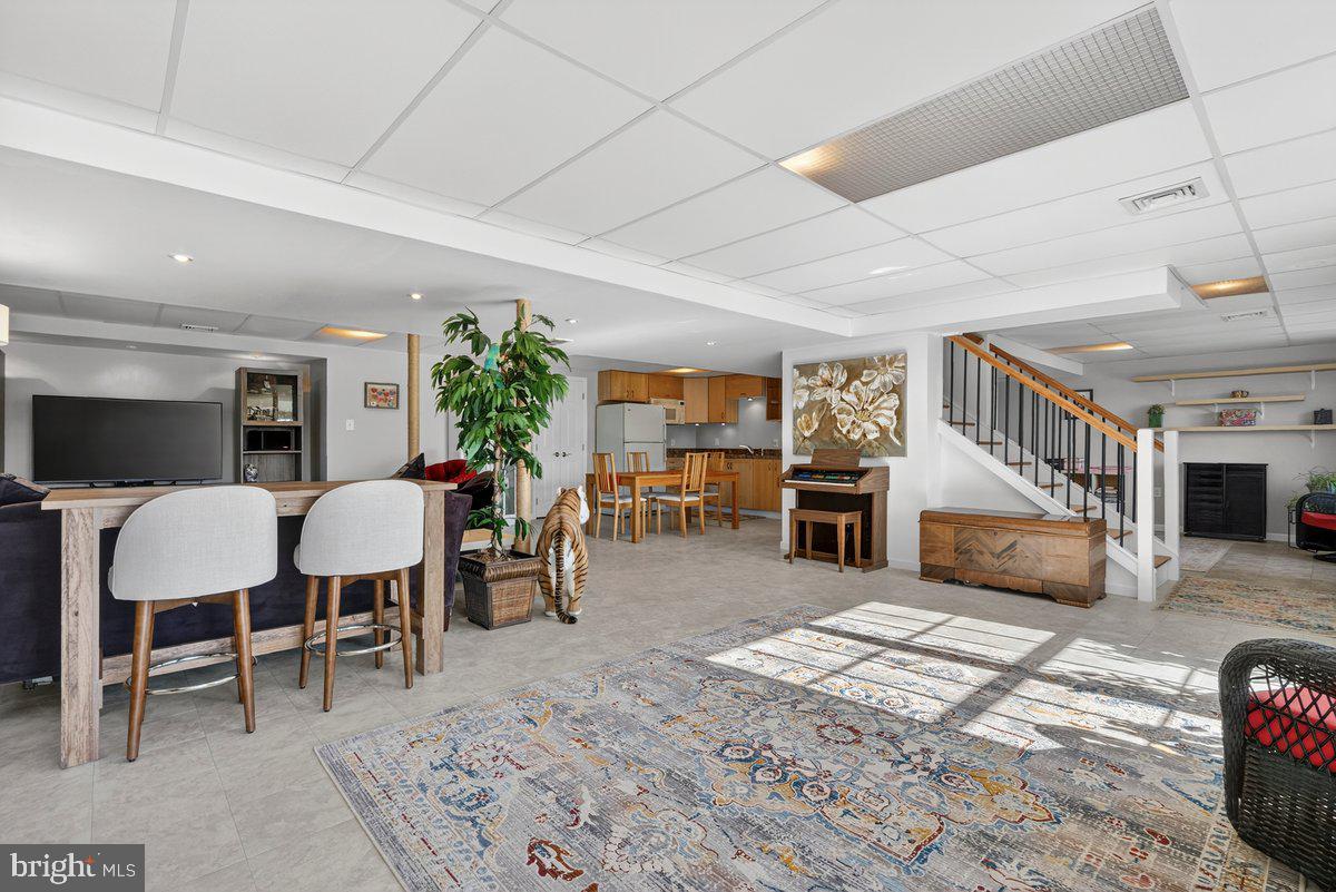 WOODS EDGE - Residential