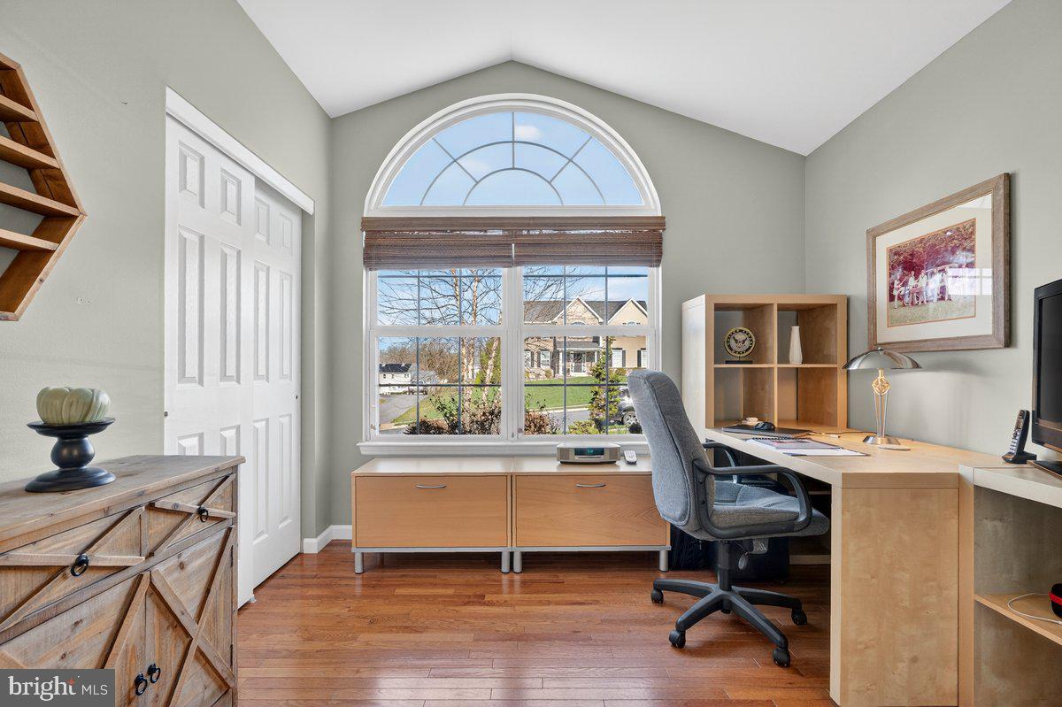 WOODS EDGE - Residential