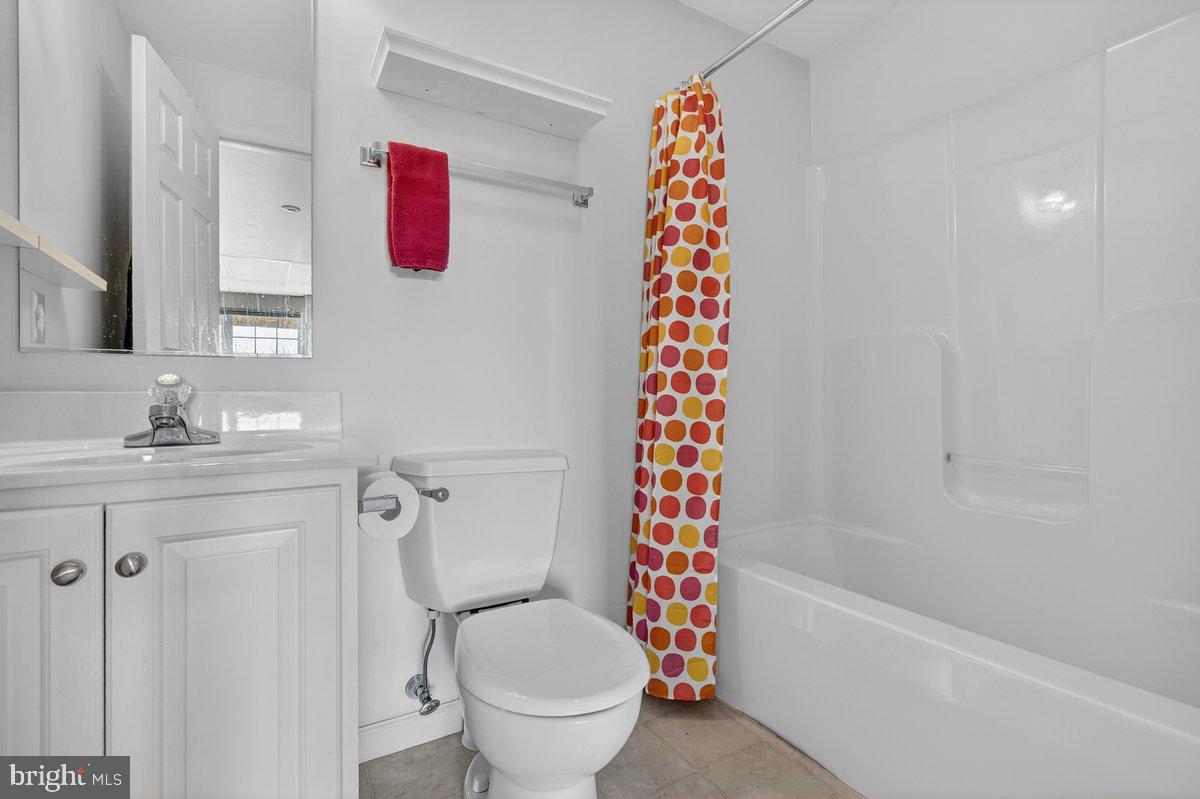 WOODS EDGE - Residential