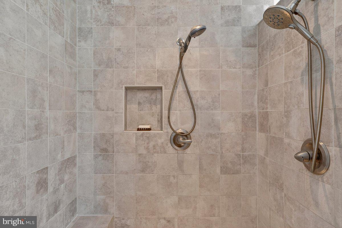 WOODS EDGE - Residential