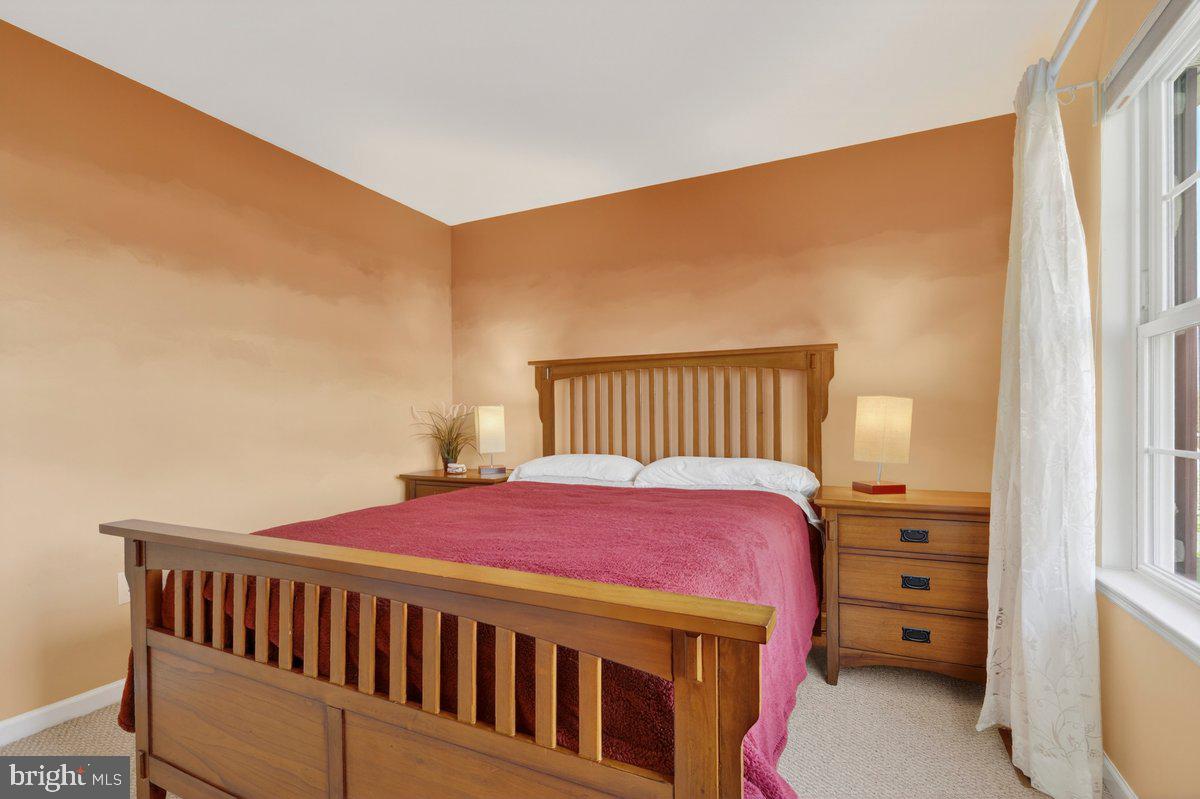 WOODS EDGE - Residential