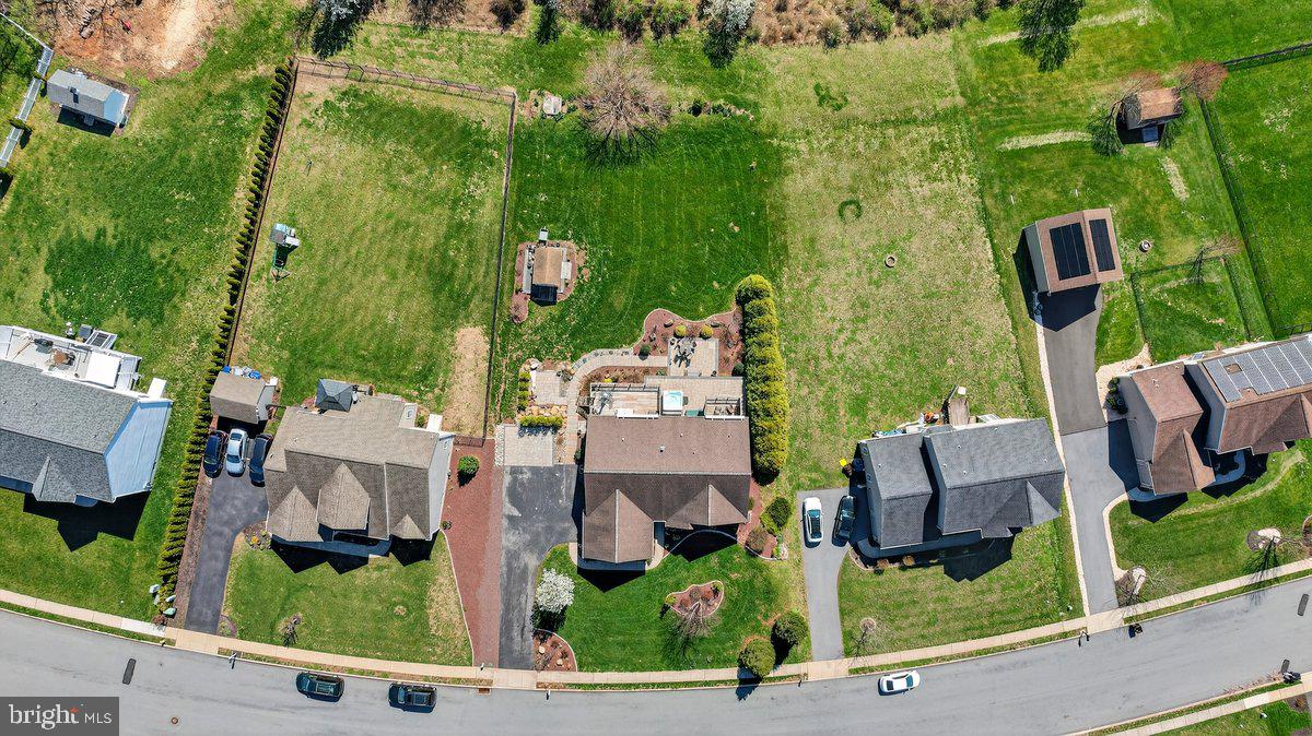 WOODS EDGE - Residential