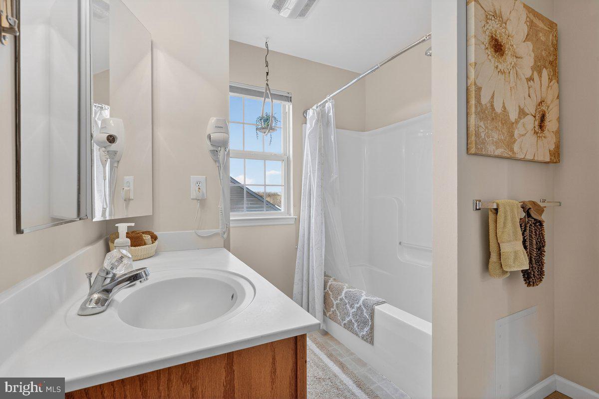 WOODS EDGE - Residential