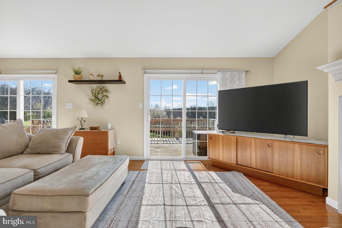 WOODS EDGE - Residential