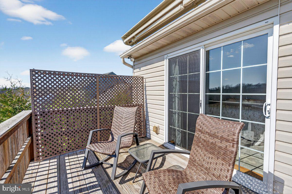 WOODS EDGE - Residential