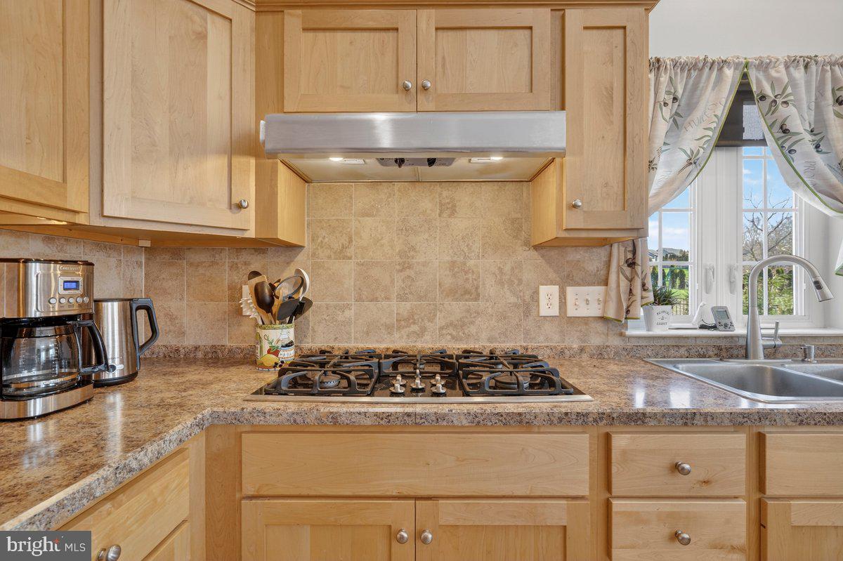 WOODS EDGE - Residential