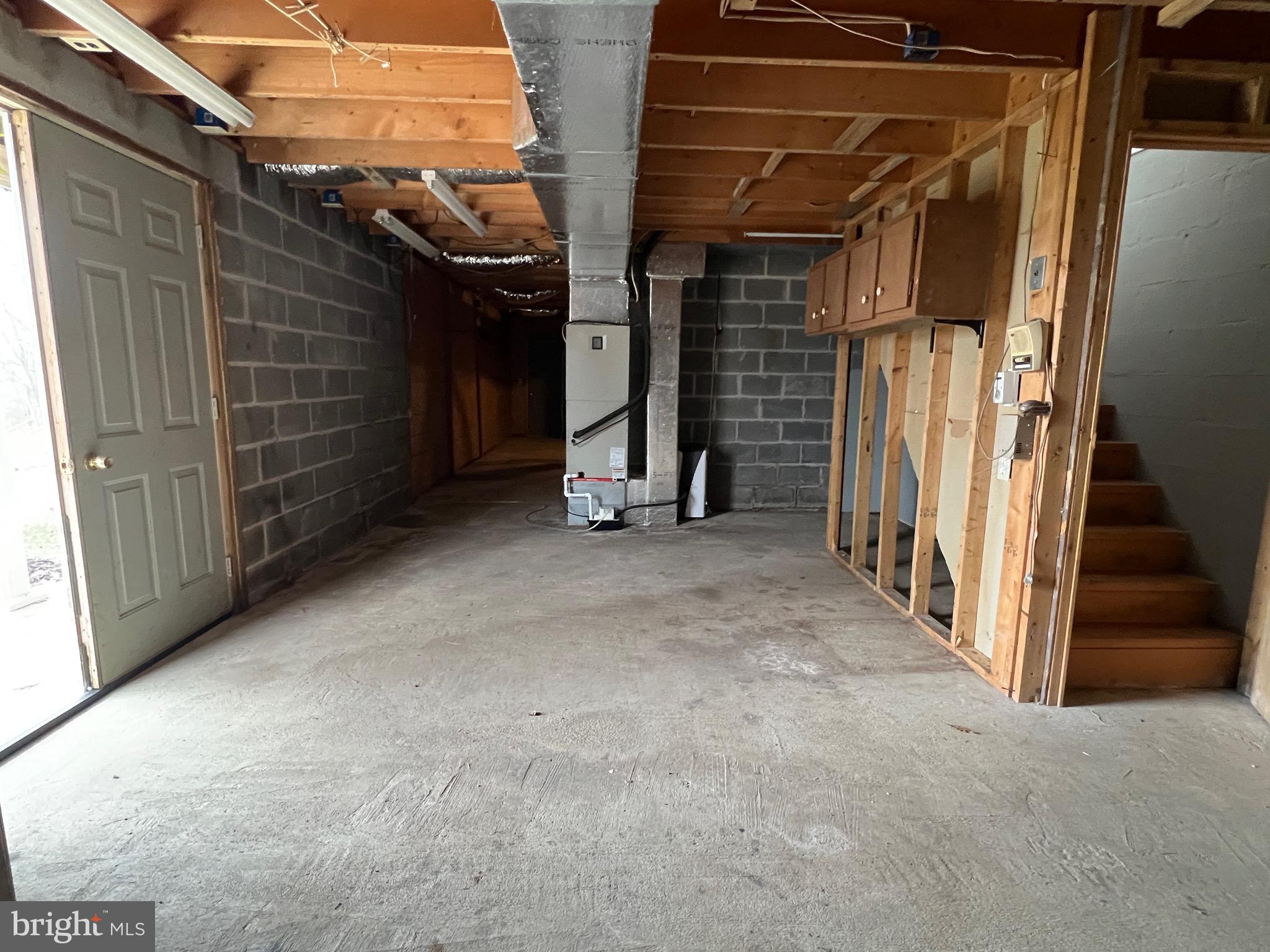 SOUTH POTOMAC FOREST - Residential