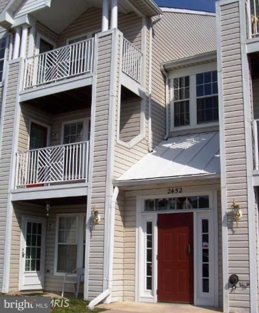 LOVELY 2 BR 2 BA CONDO IN PINEY ORCHARD**PREFER NO SMOKING AND NO PETS, WILL CONSIDER CASE BY CASE THOUGH