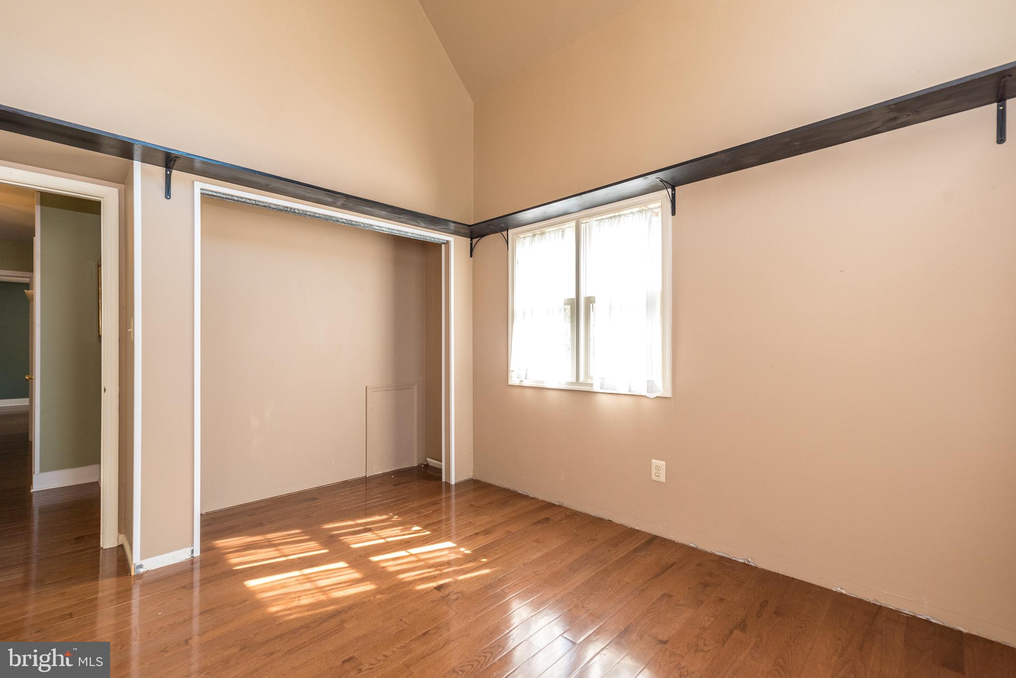 CHARING CROSS - Residential