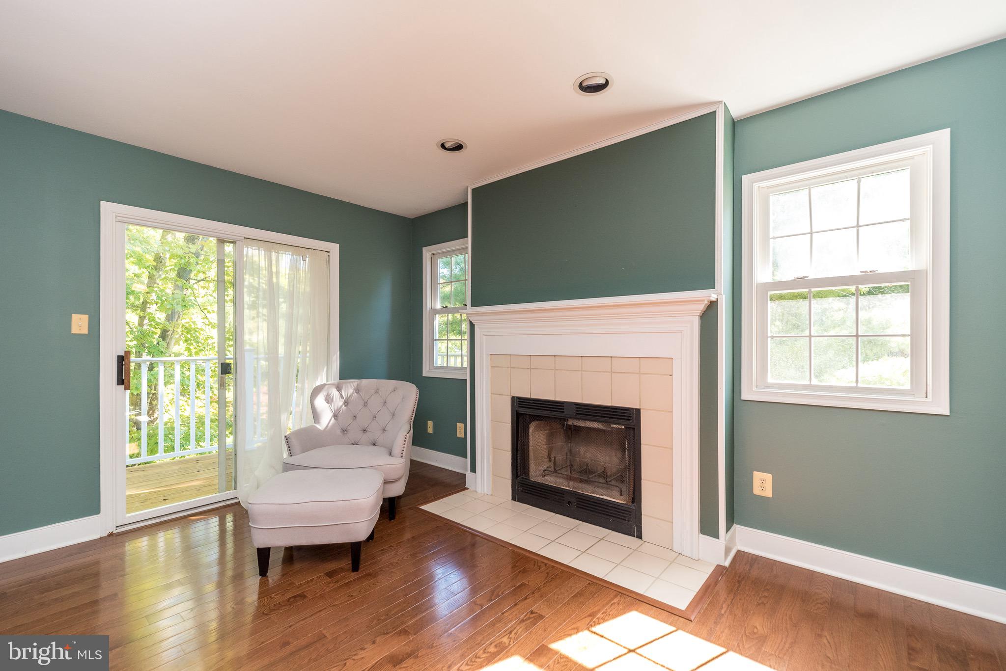 CHARING CROSS - Residential