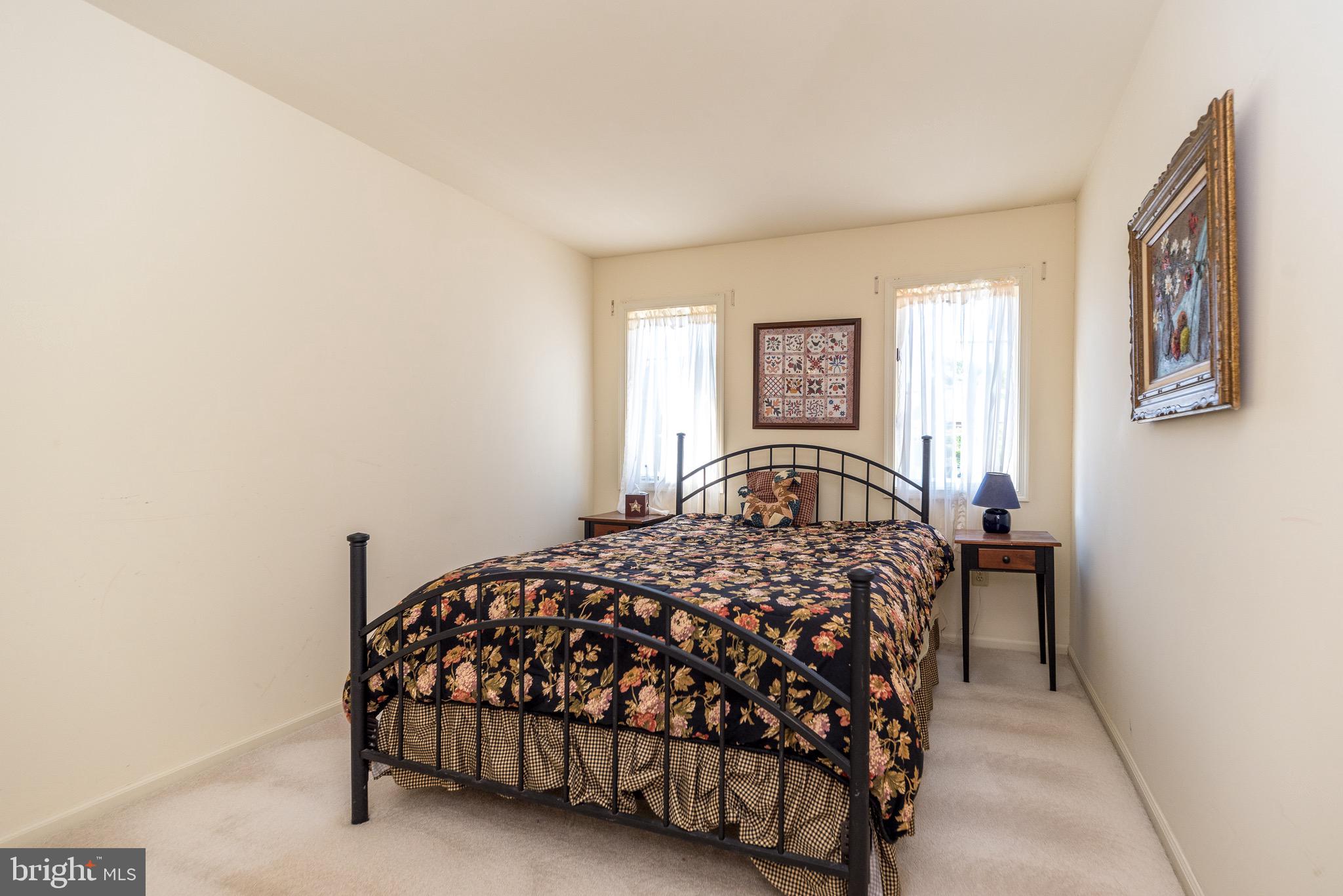 CHARING CROSS - Residential