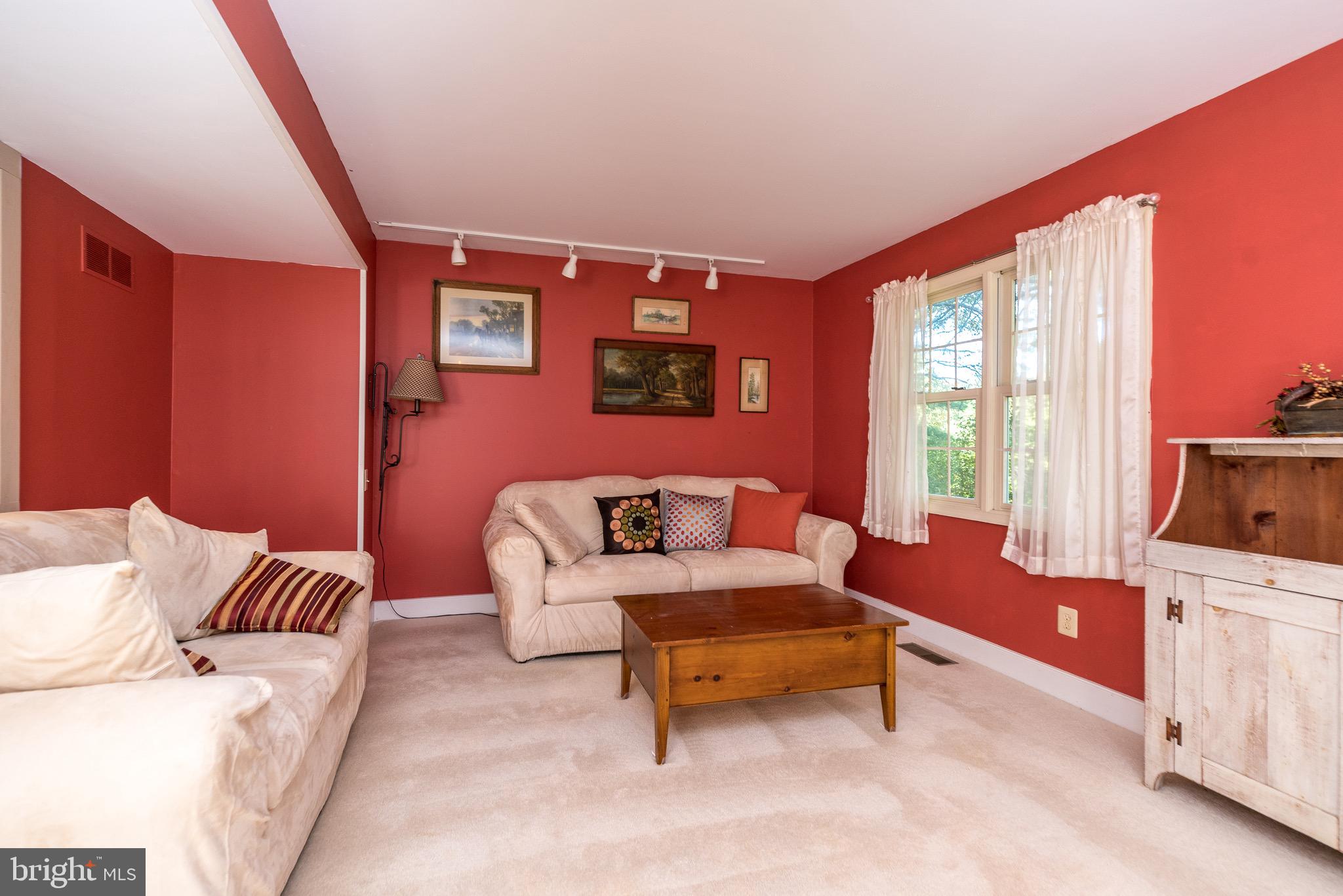 CHARING CROSS - Residential