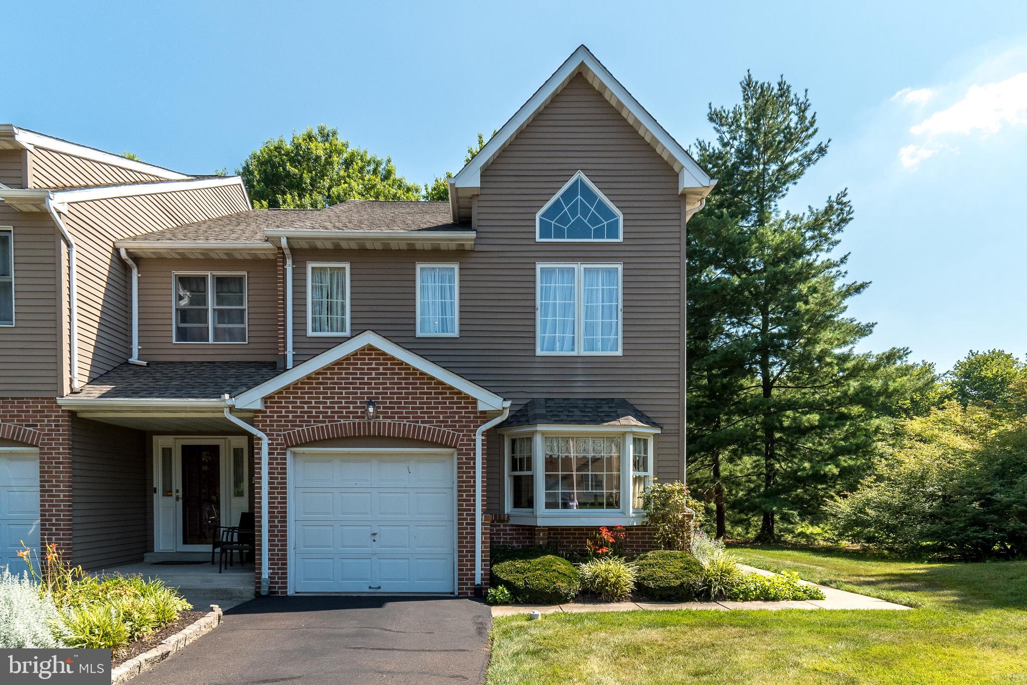 CHARING CROSS - Residential