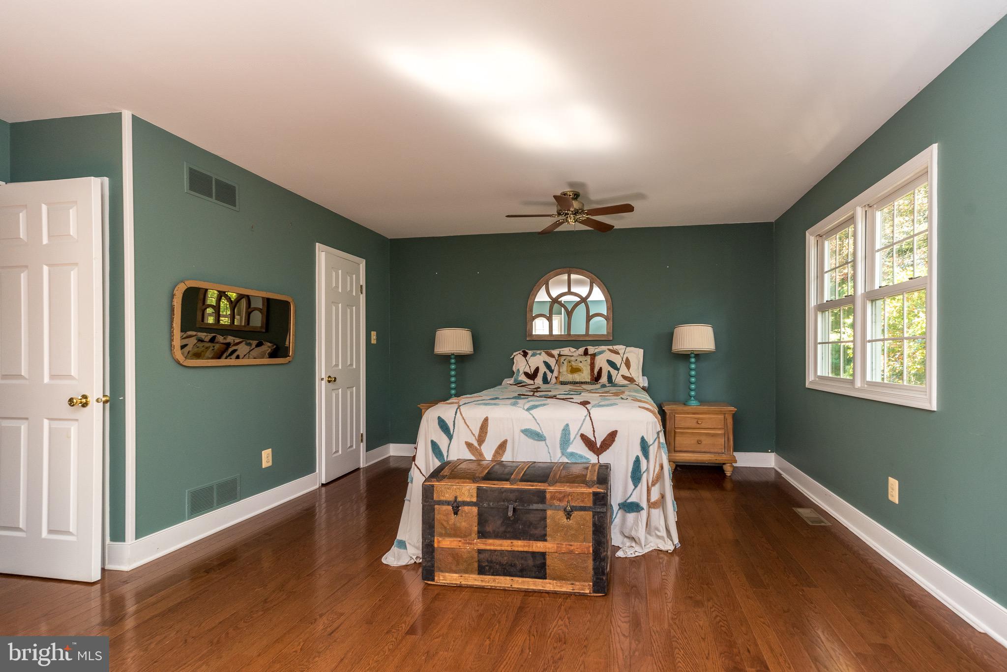 CHARING CROSS - Residential