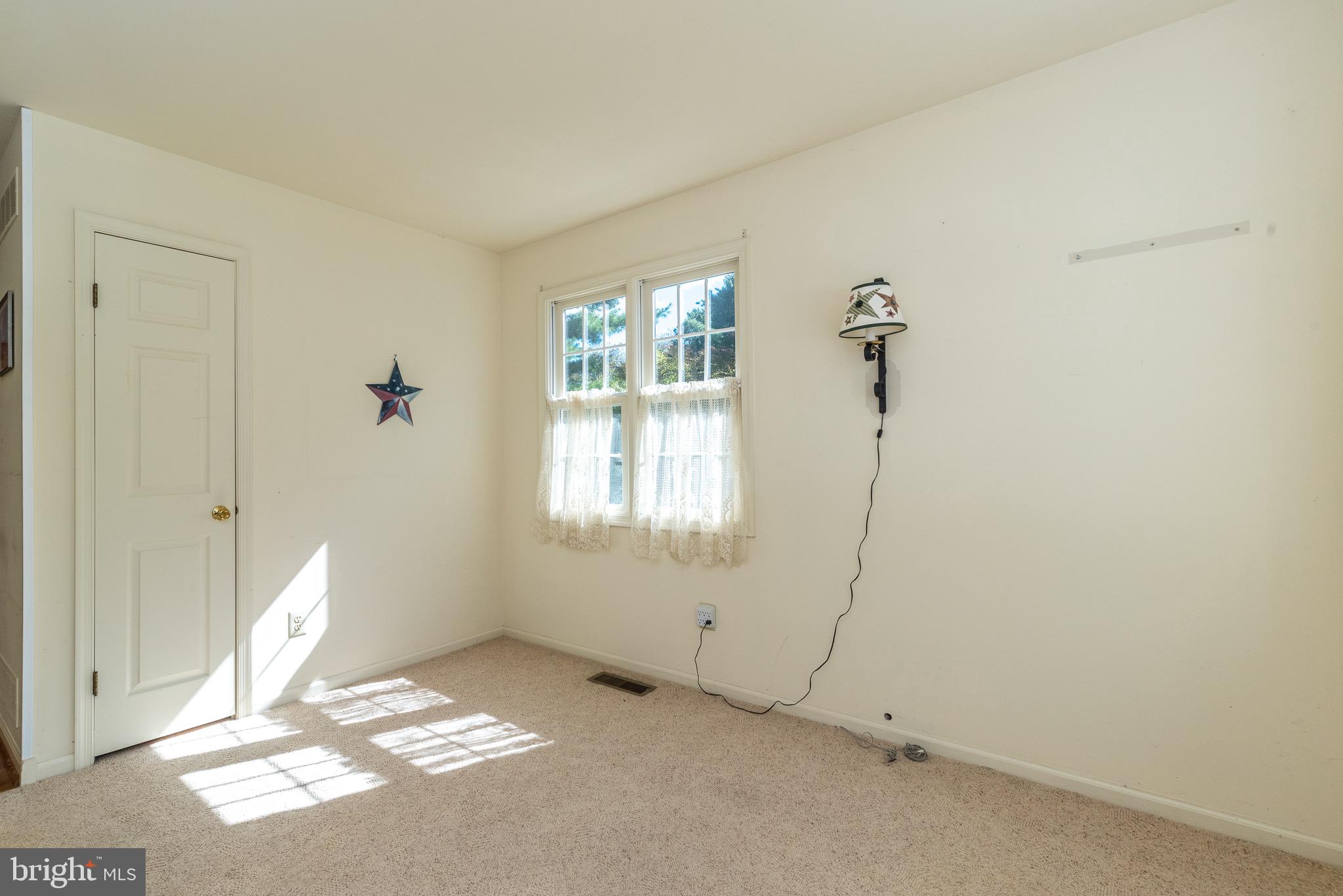 CHARING CROSS - Residential