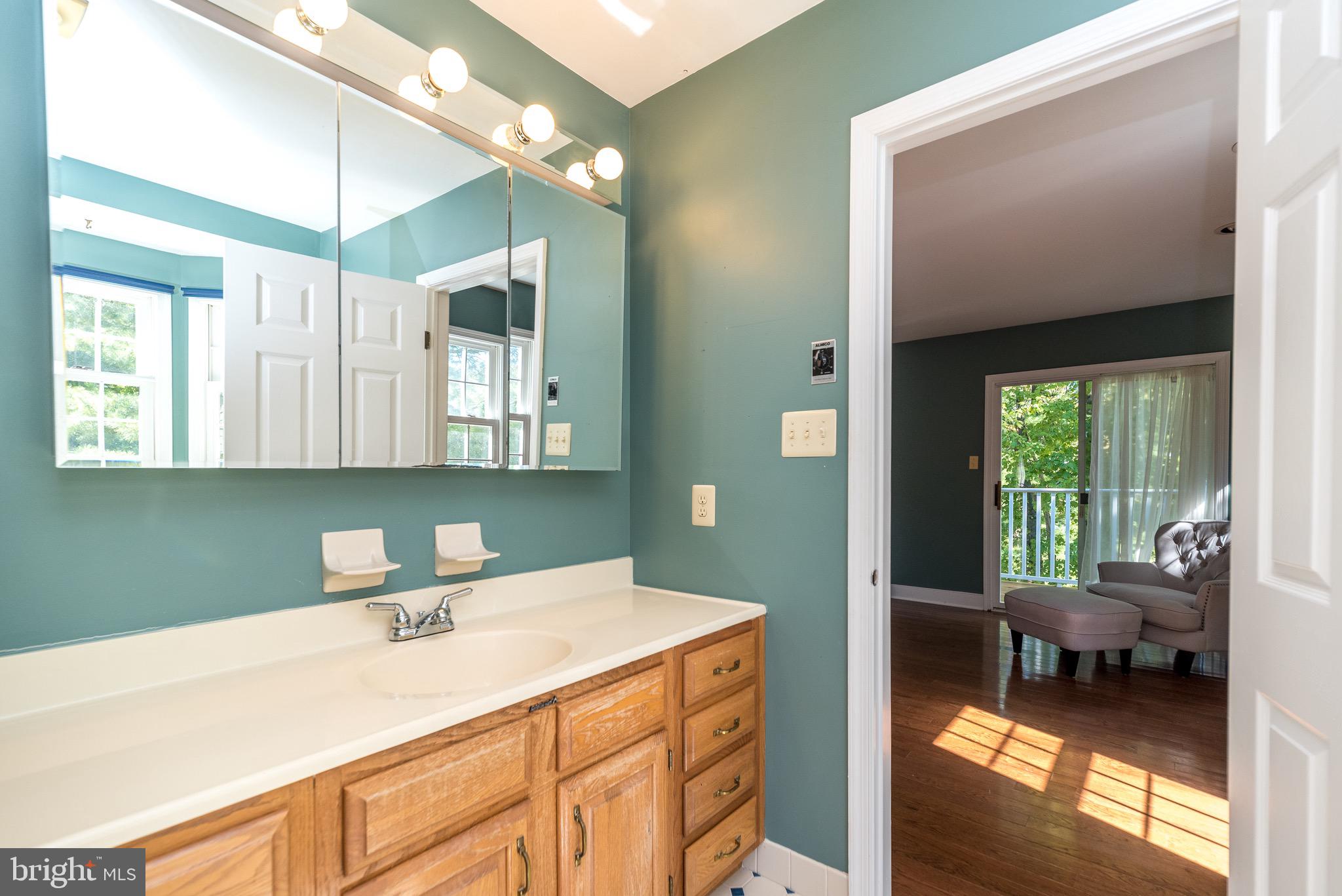 CHARING CROSS - Residential