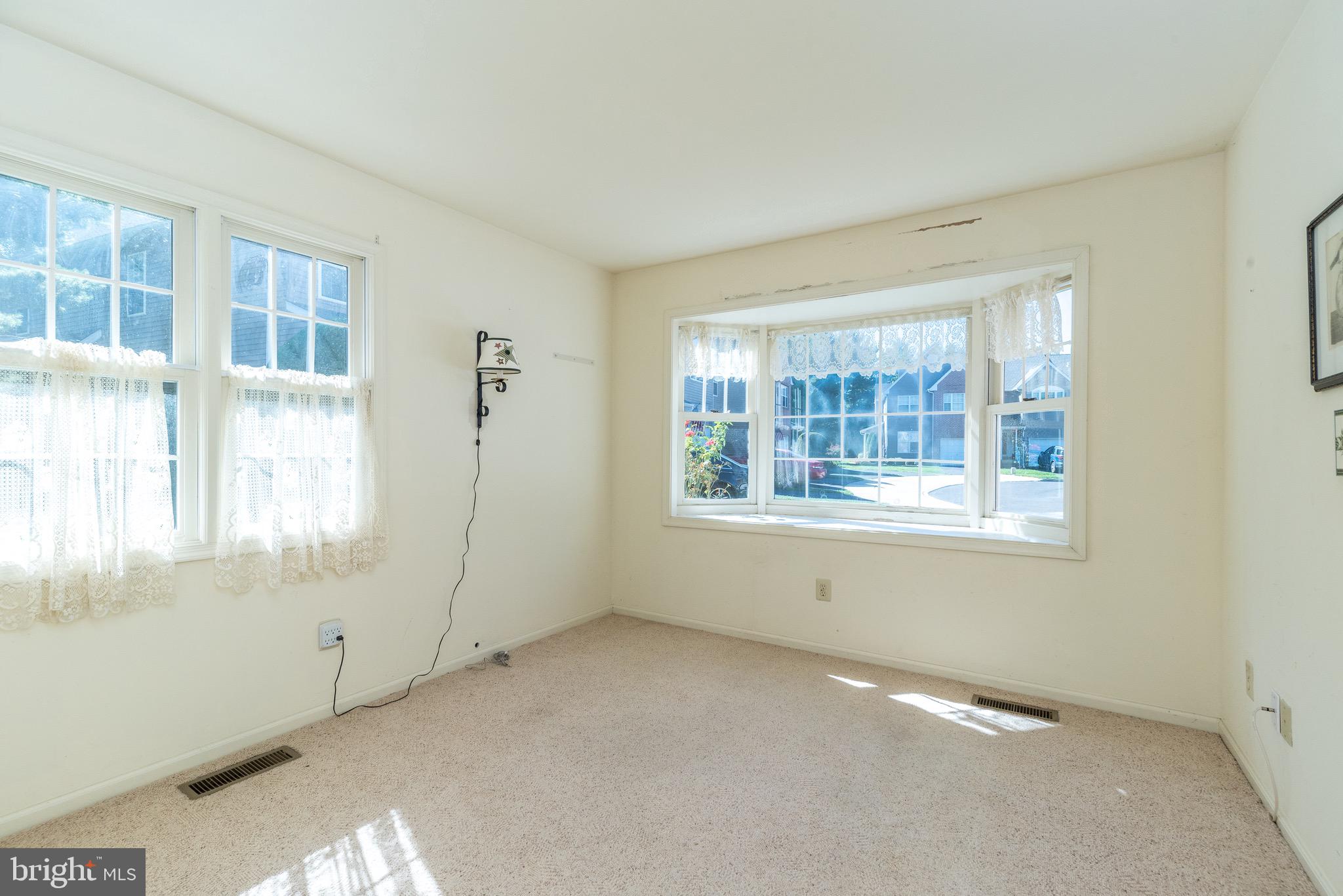 CHARING CROSS - Residential