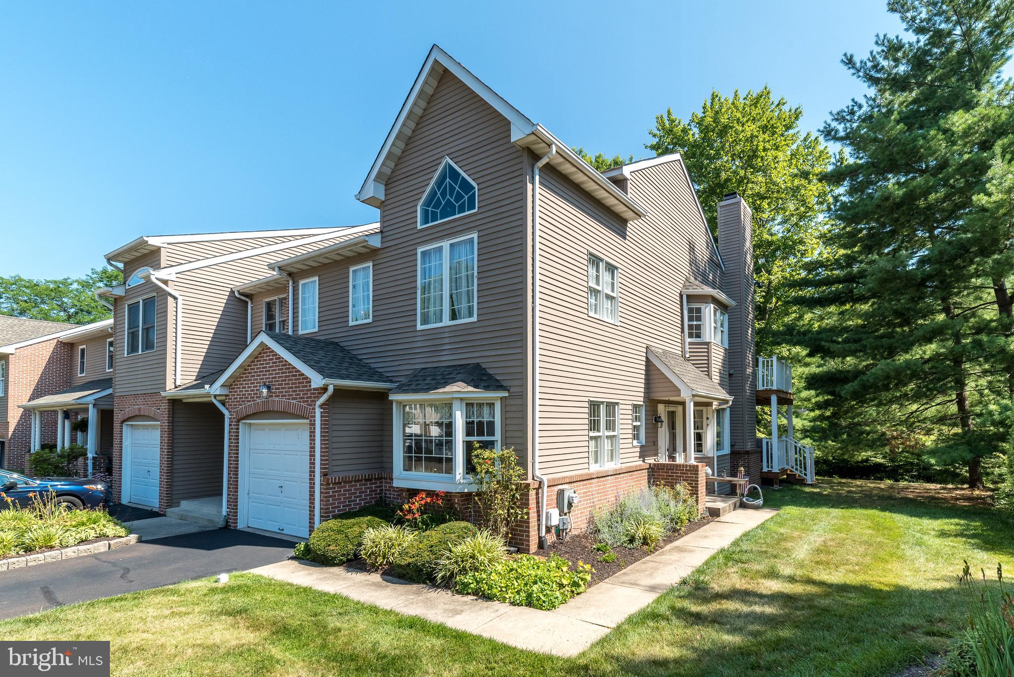 CHARING CROSS - Residential