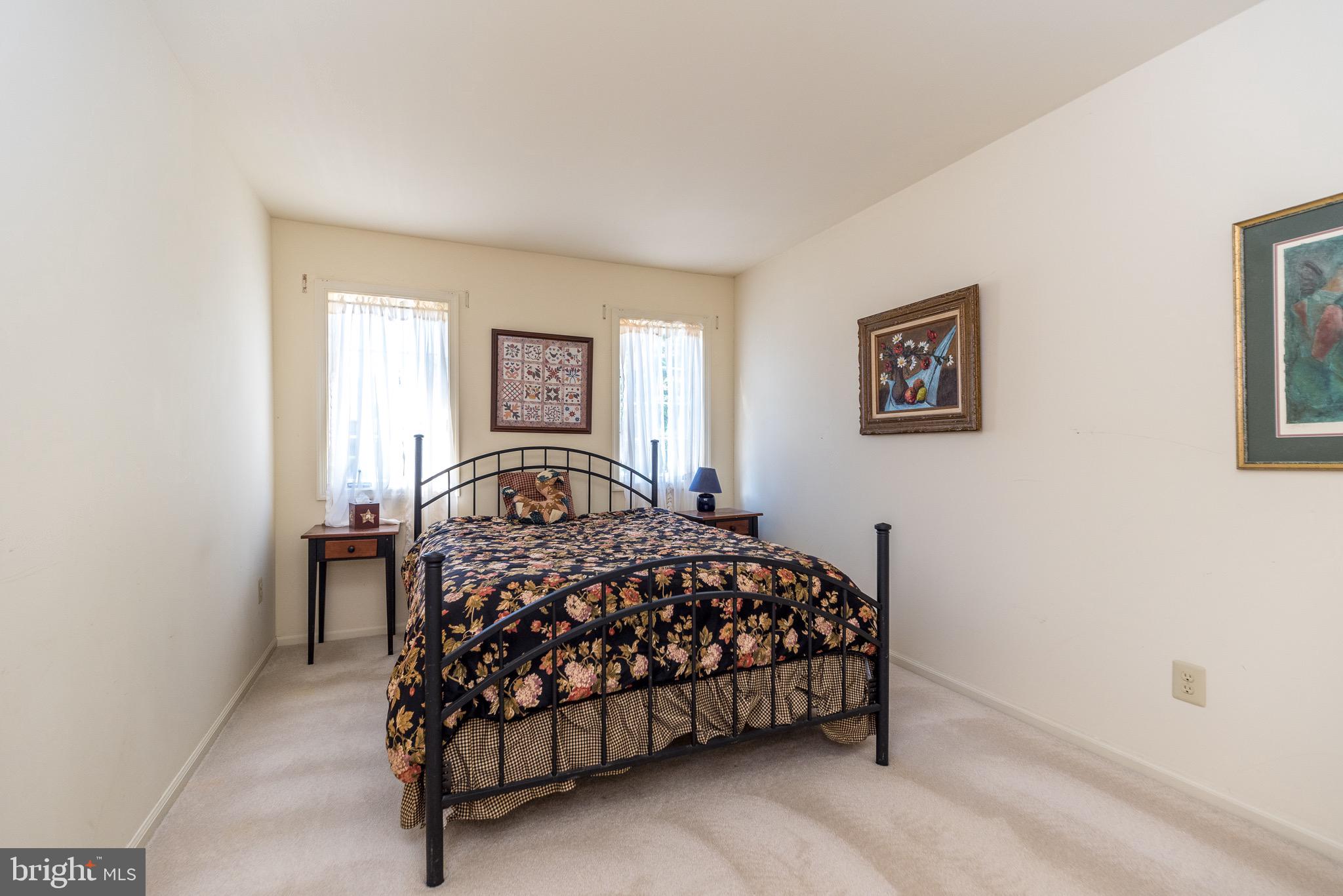 CHARING CROSS - Residential