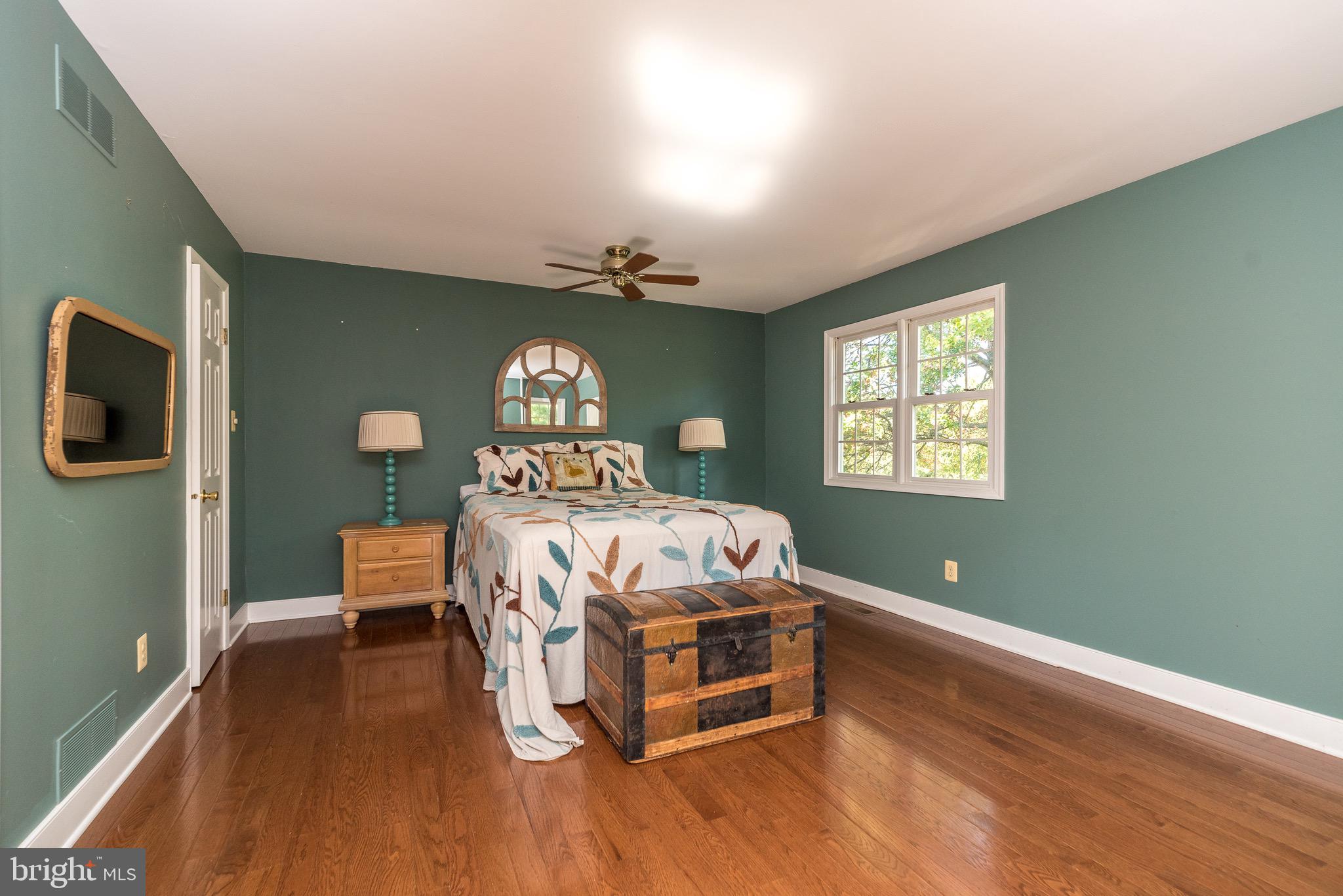 CHARING CROSS - Residential