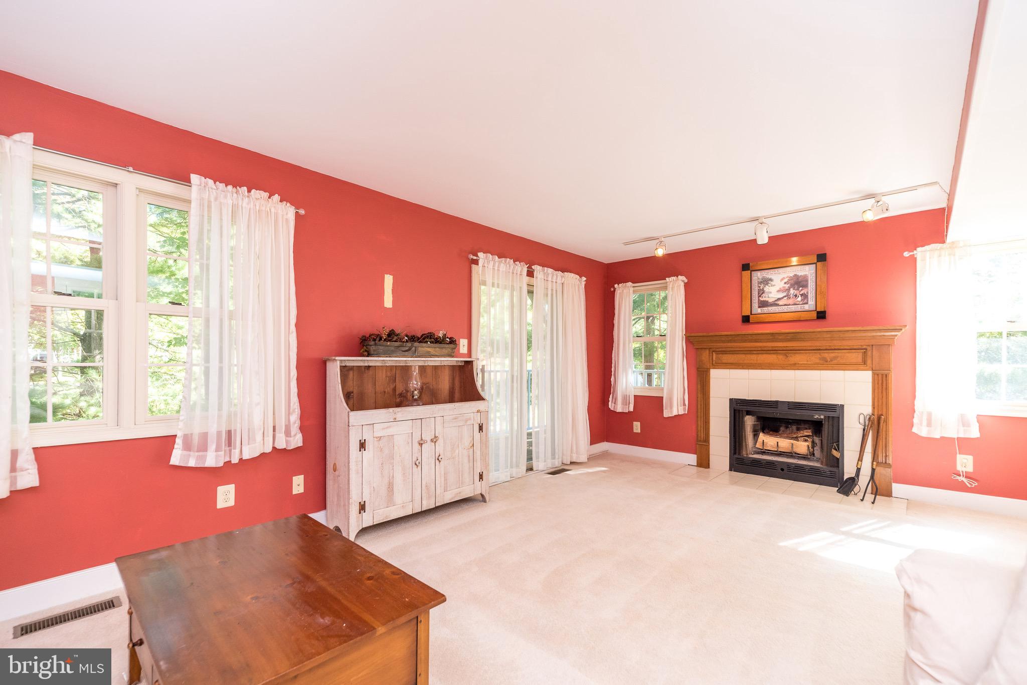 CHARING CROSS - Residential