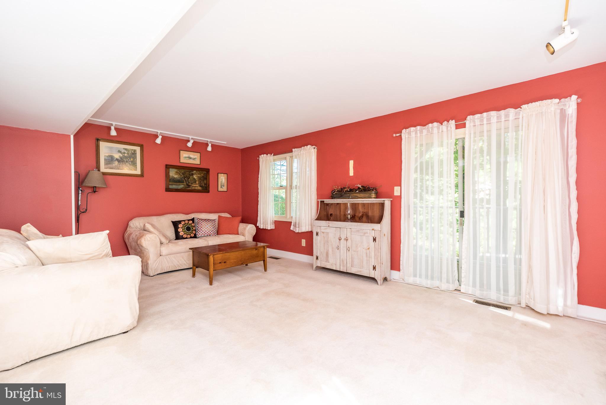 CHARING CROSS - Residential