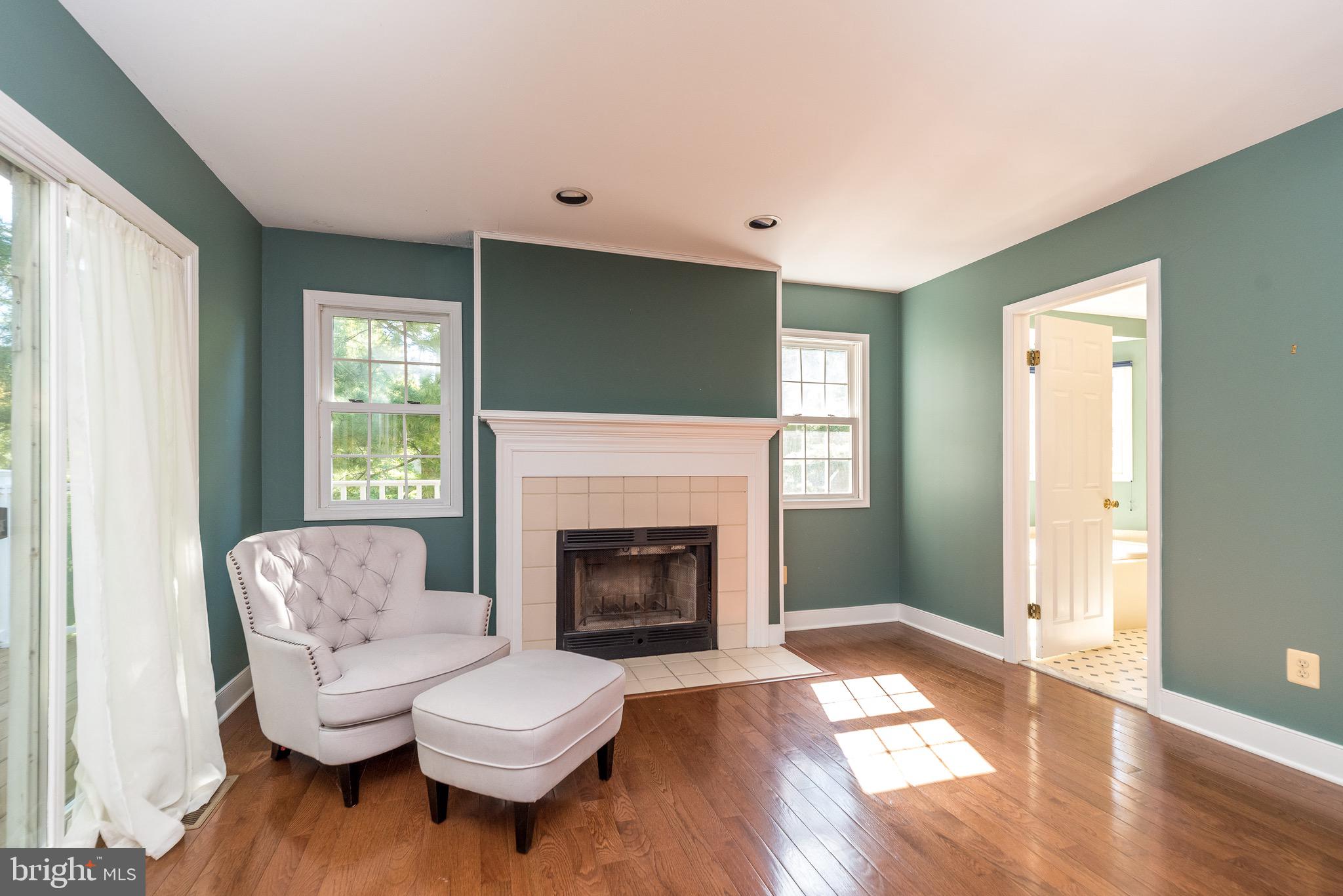 CHARING CROSS - Residential