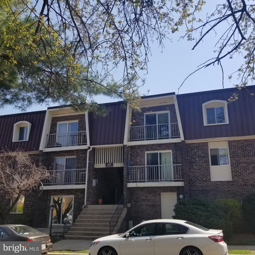 Great location, walking distance to school, shopping, restaurants, transportation and much more. Beautiful well keep 2 bedroom 1 full bath. Bright and spacious bedrooms. Large walk-in closets. Kitchen with stainless steel appliances and granite countertops, New water heater 2018. New floors throughout. New paint, windows and sliding door.