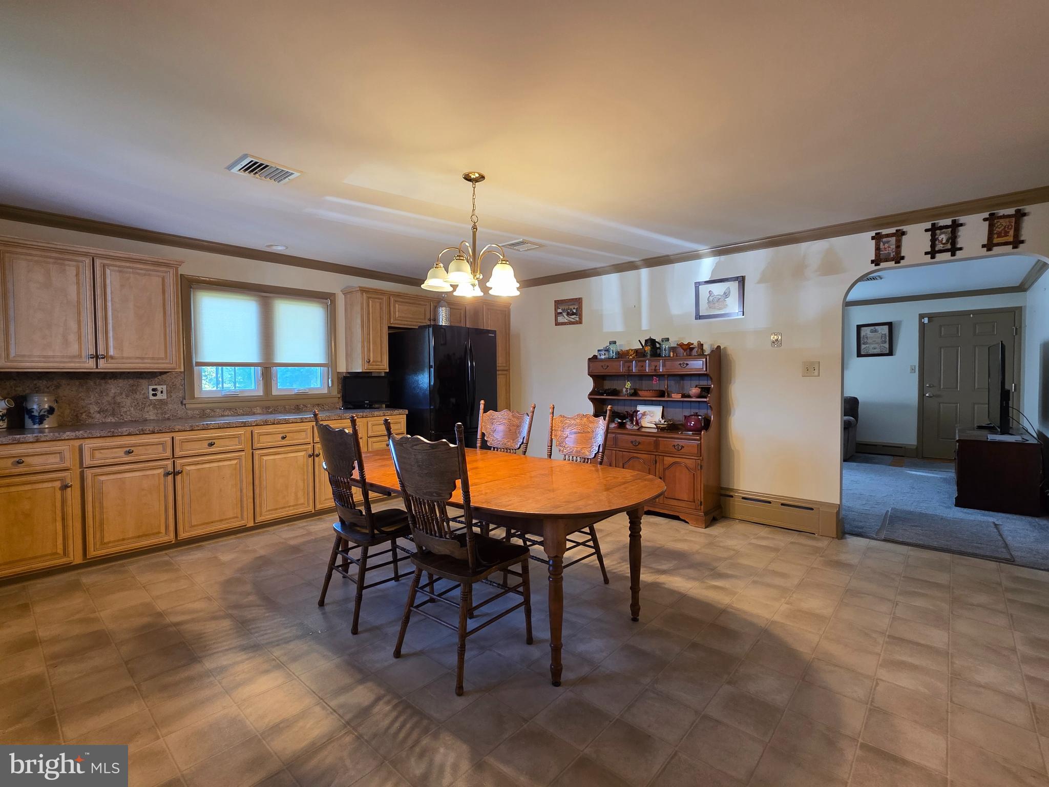 406 S 6TH STREET