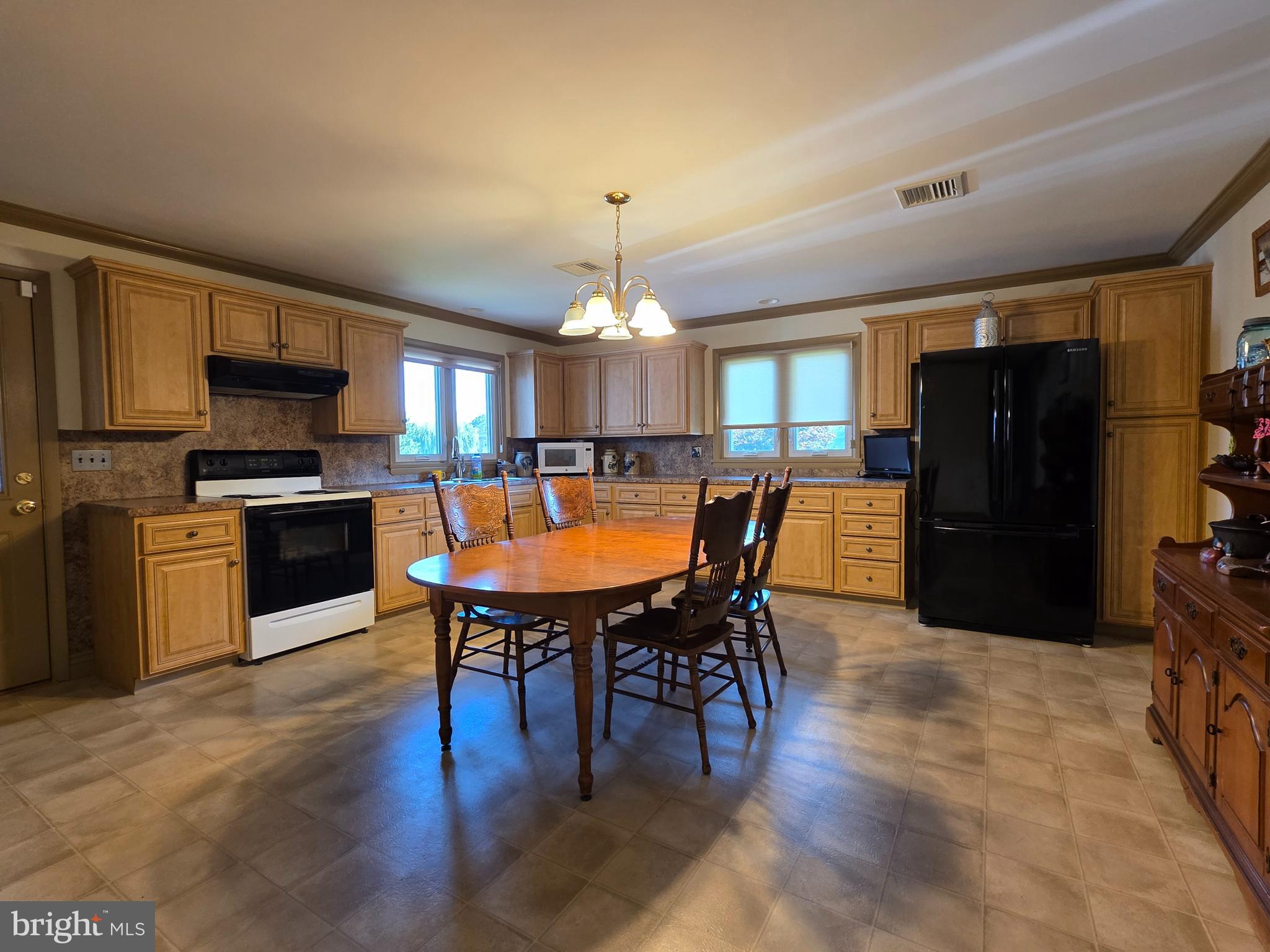 406 S 6TH STREET
