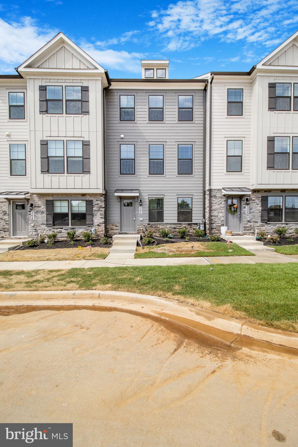 RENN QUARTER - Residential Lease