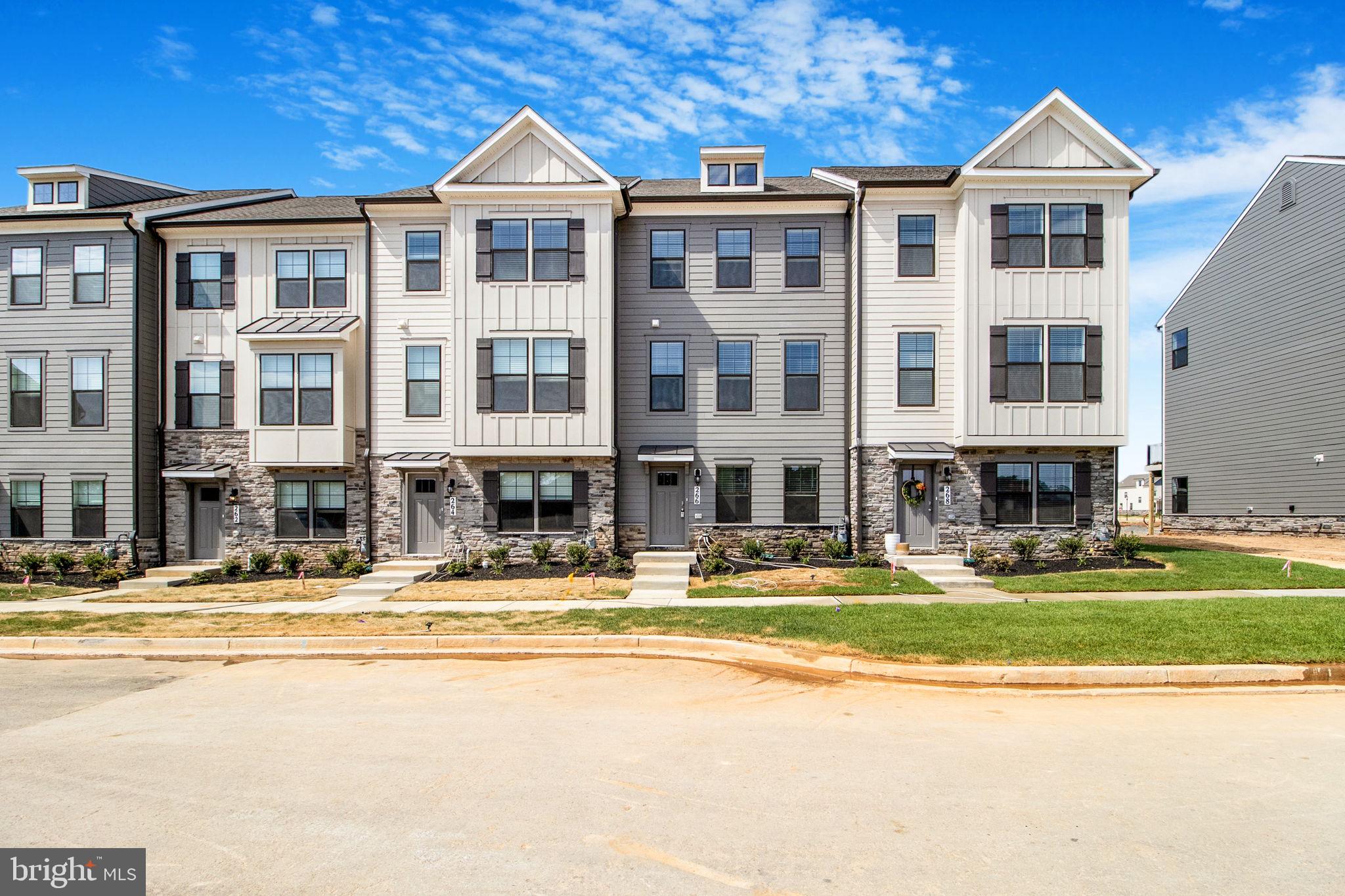 RENN QUARTER - Residential Lease