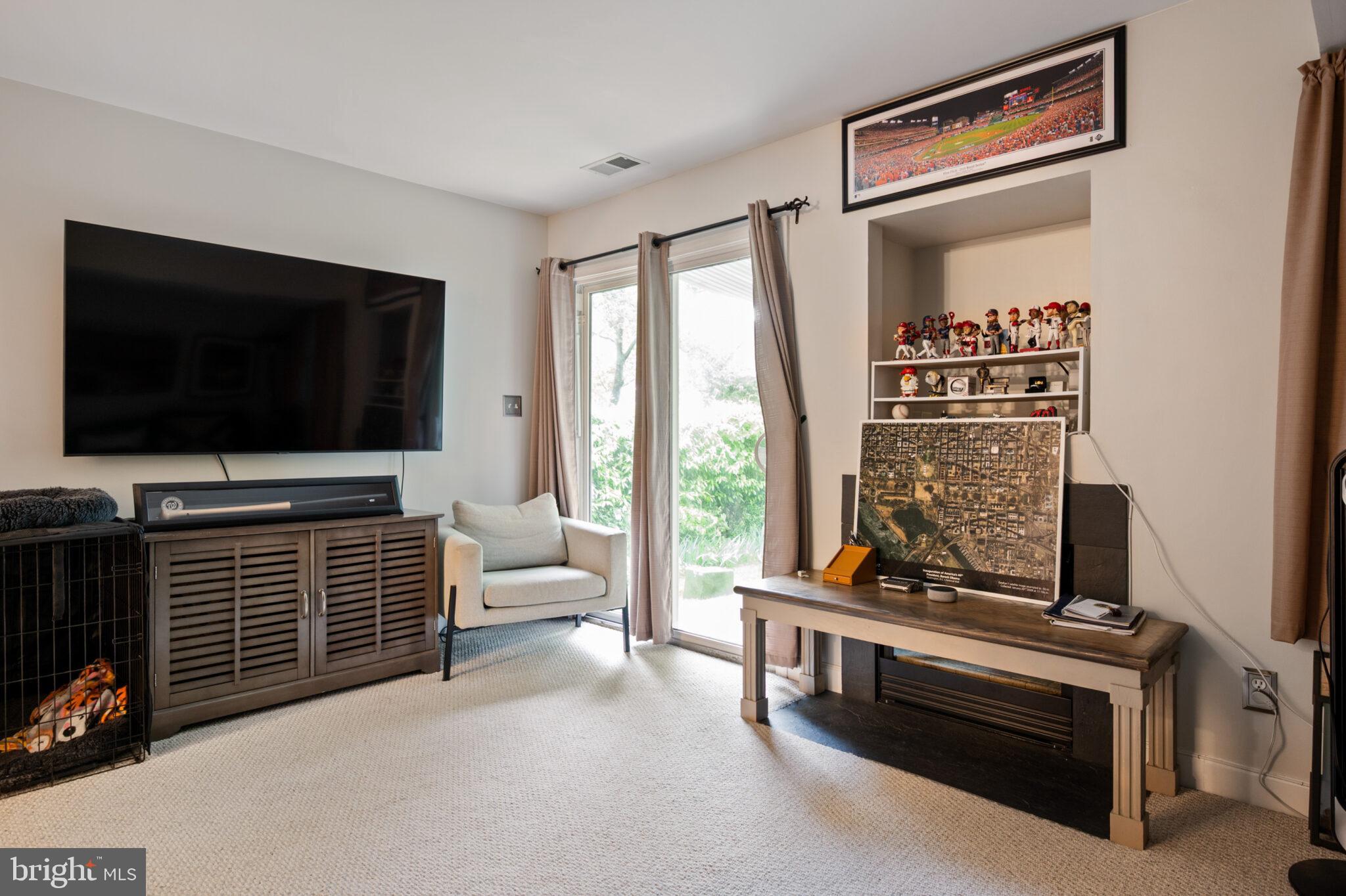 ARLINGTON HEIGHTS - Residential