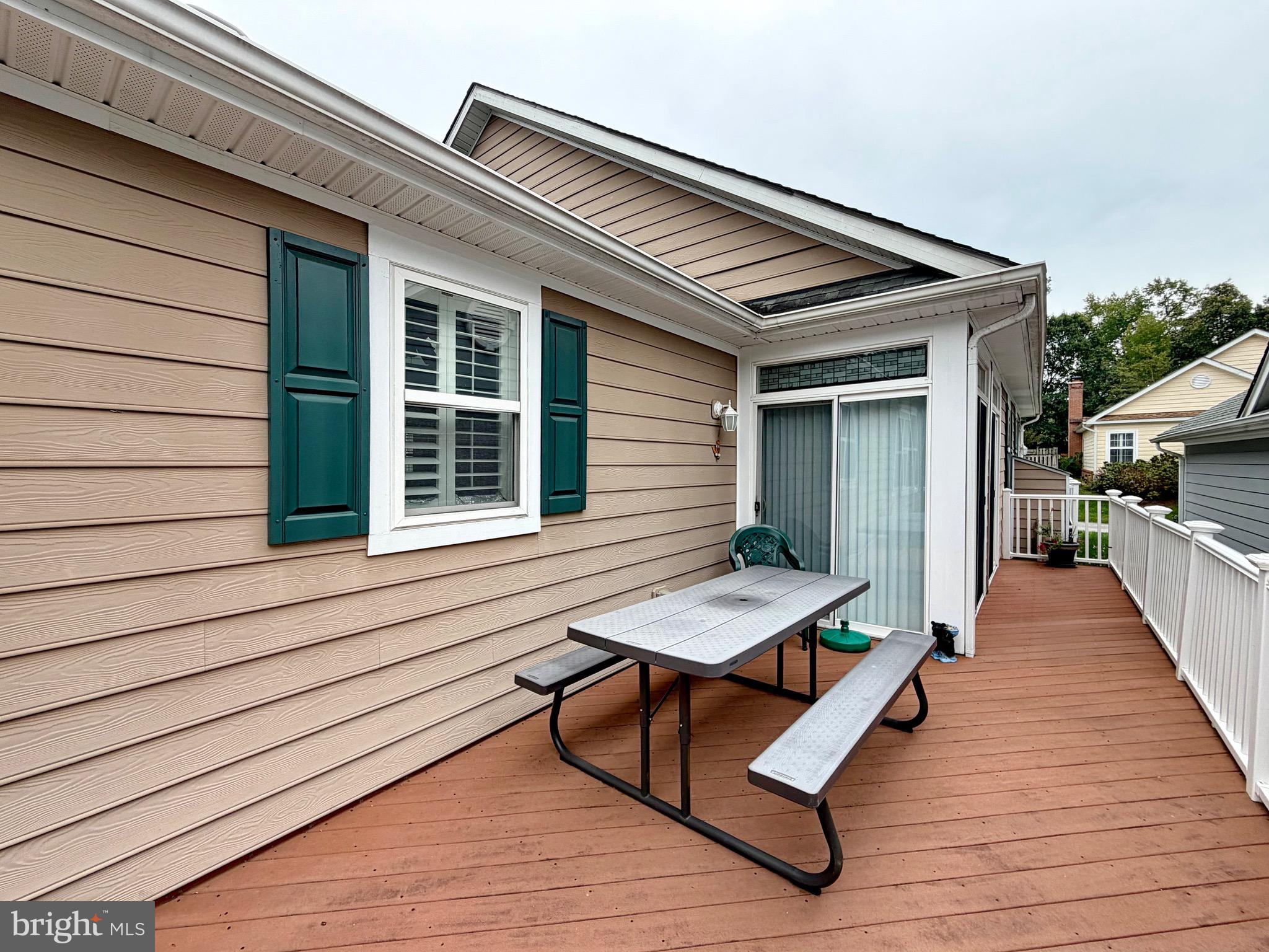 905 HICKORY CIRCLE