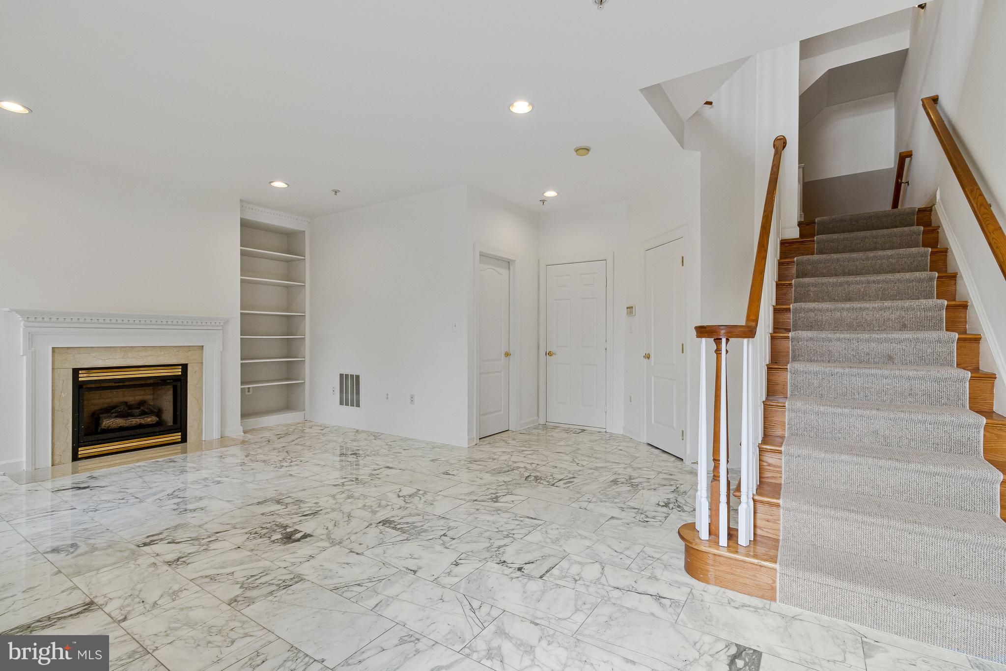 MCLEAN RIDGE - Residential