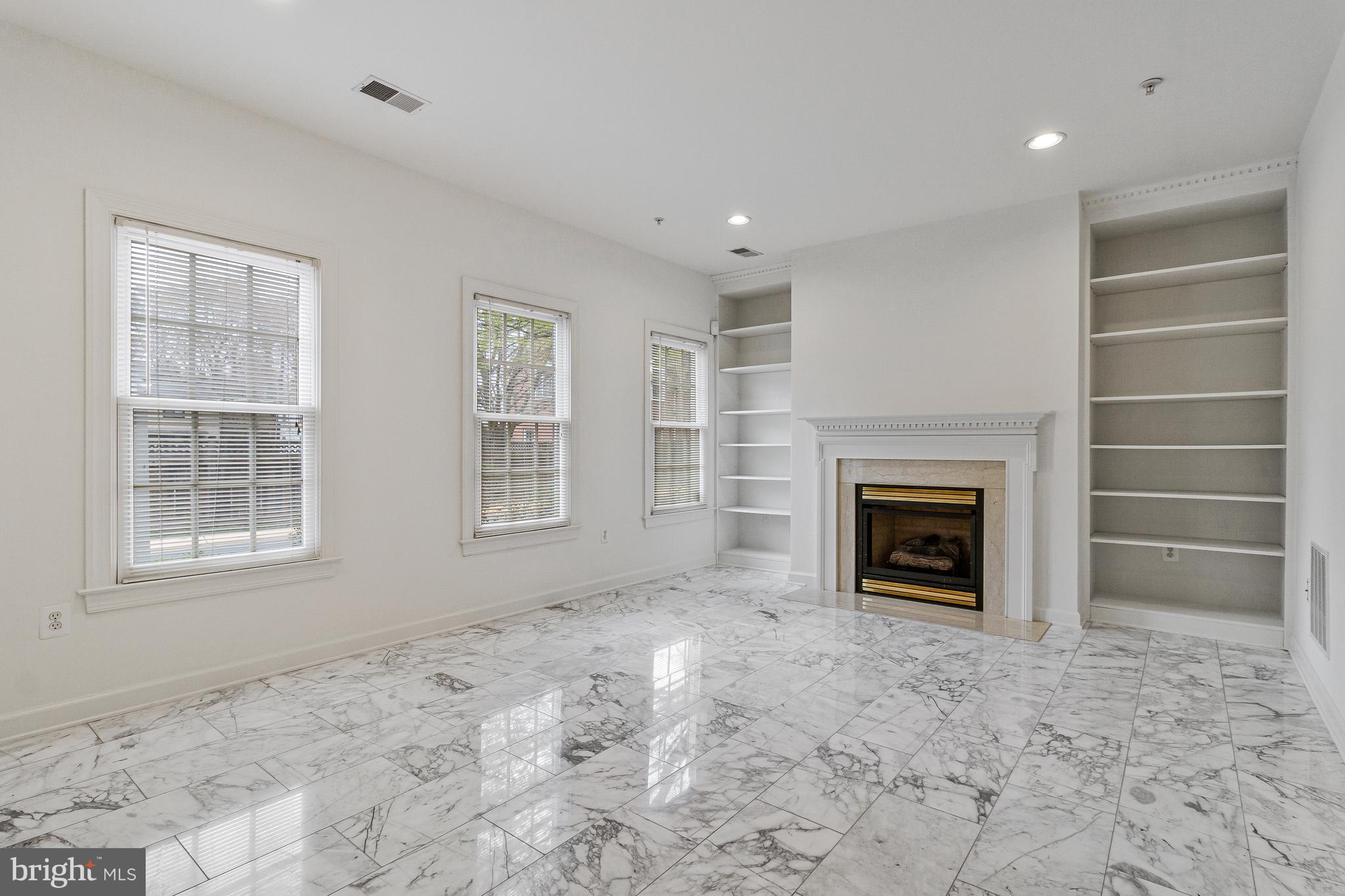 MCLEAN RIDGE - Residential