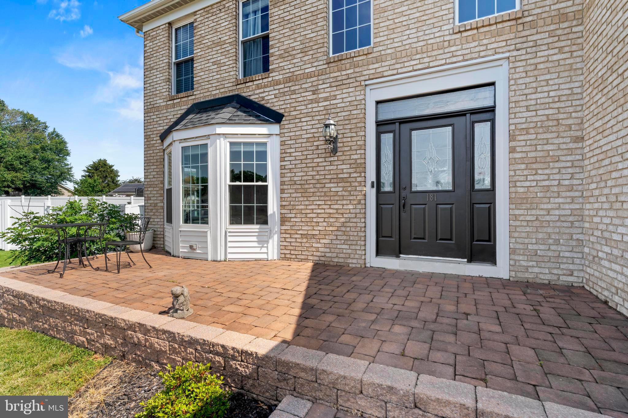181 ABERDEEN COURT