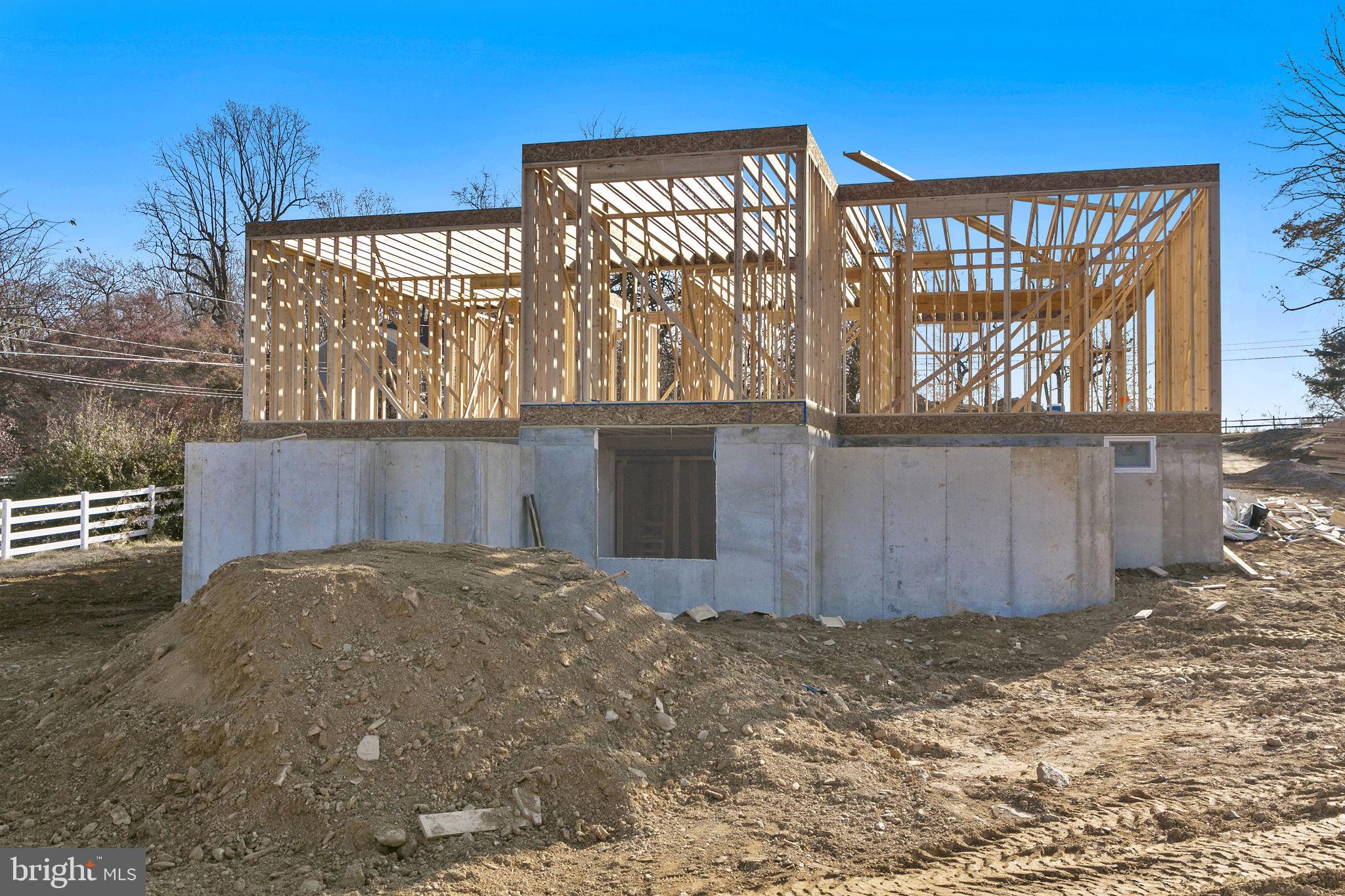 ANDORRA WOODS - Residential