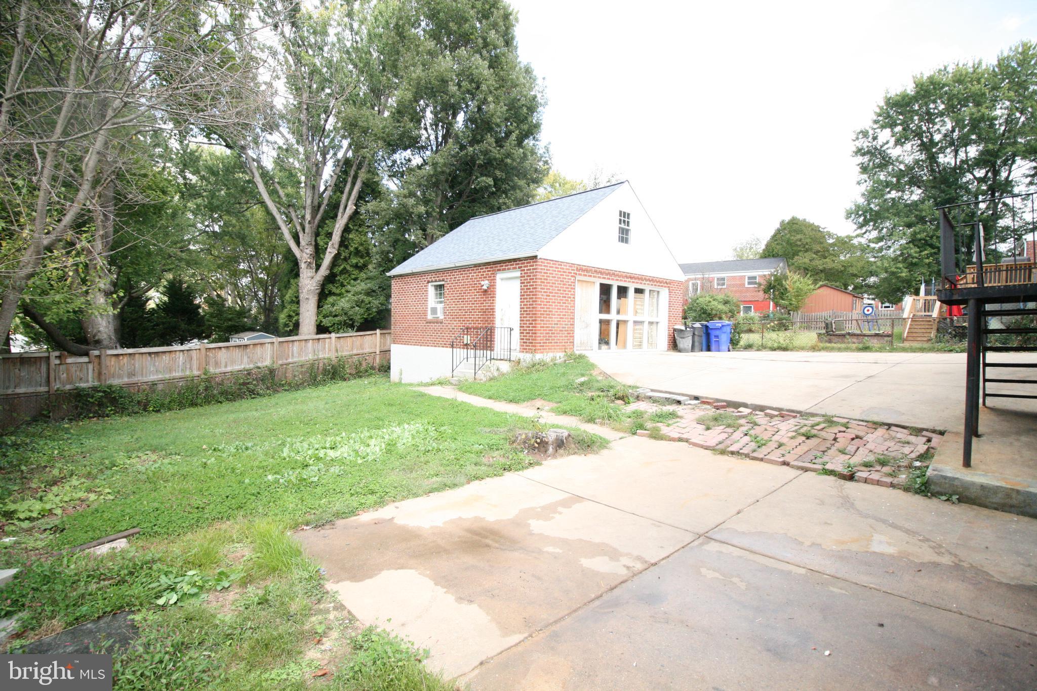 RANDOLPH HILLS - Residential Lease