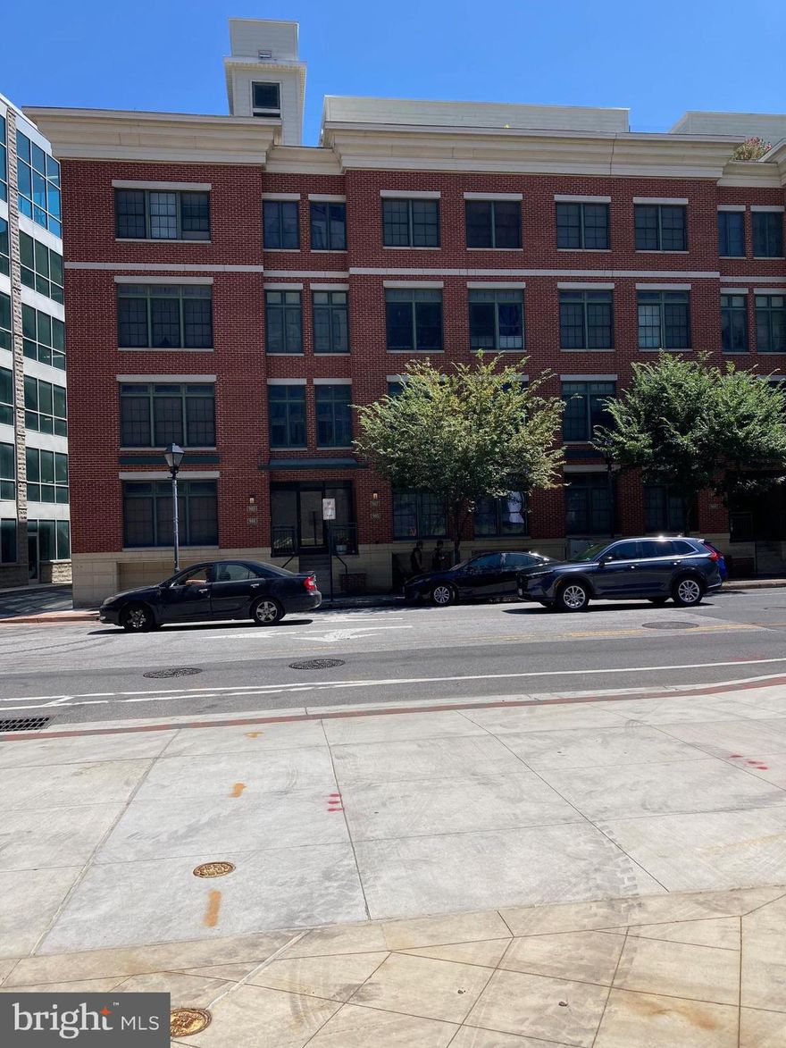 Beautiful  2 bedroom 2.5 bath condo with 2 dedicated parking spots included in rent in parking garage that is attached to the building.  Downtown Harbor east.