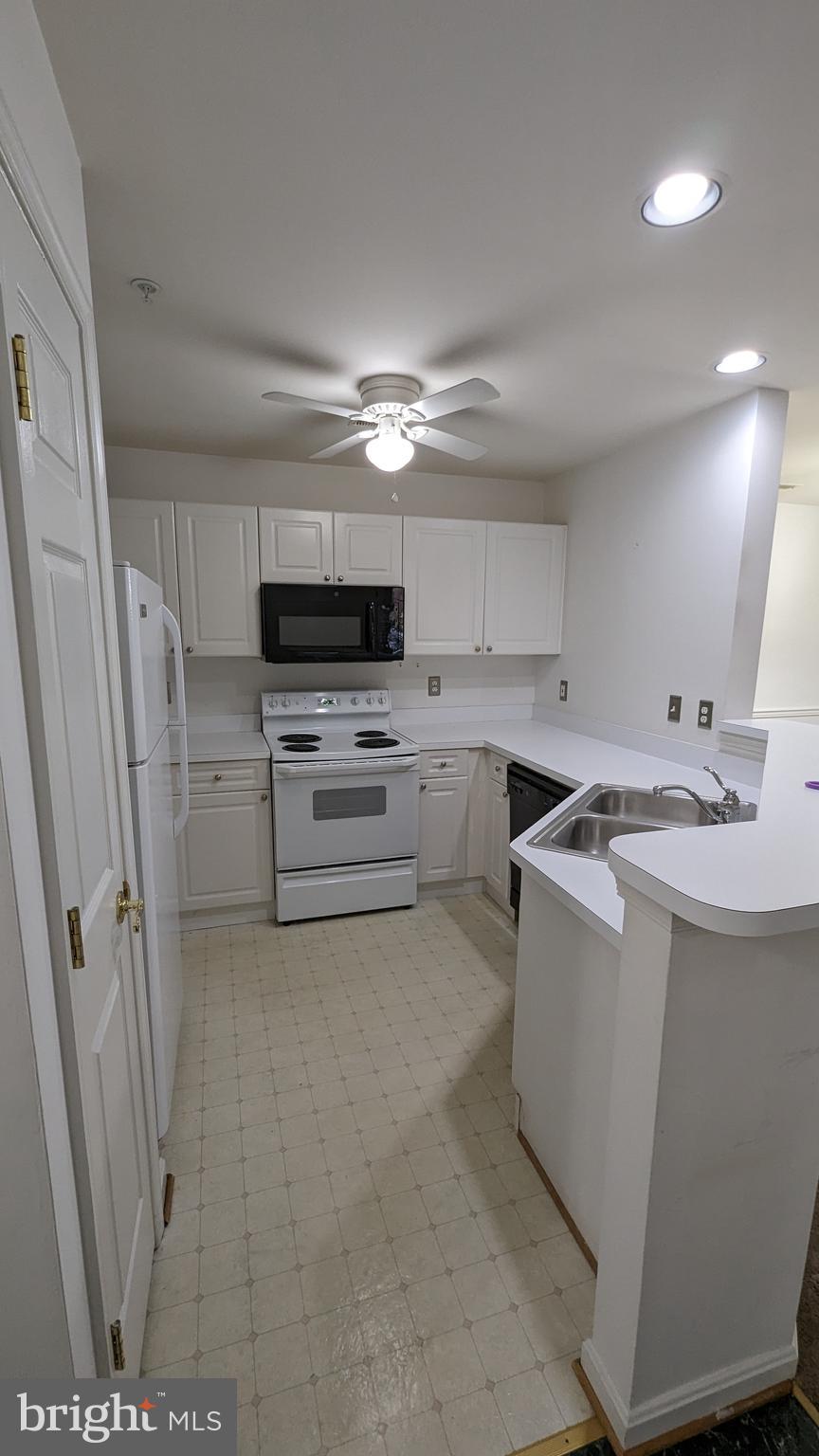 ECHO GLEN - Residential Lease