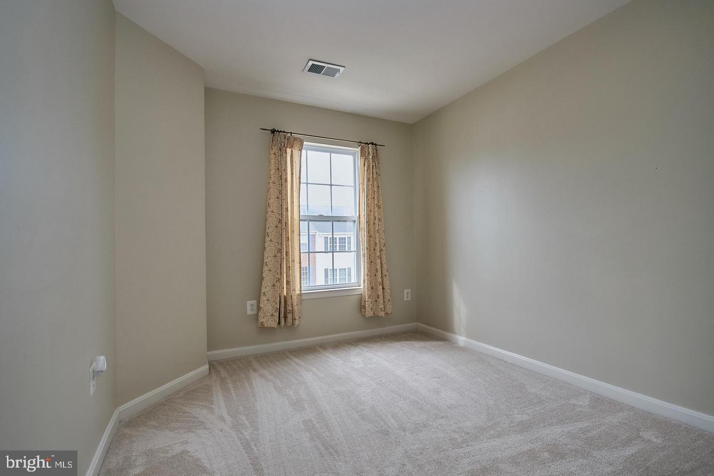 MCNAIR FARMS LAND BAY 2 - Residential Lease