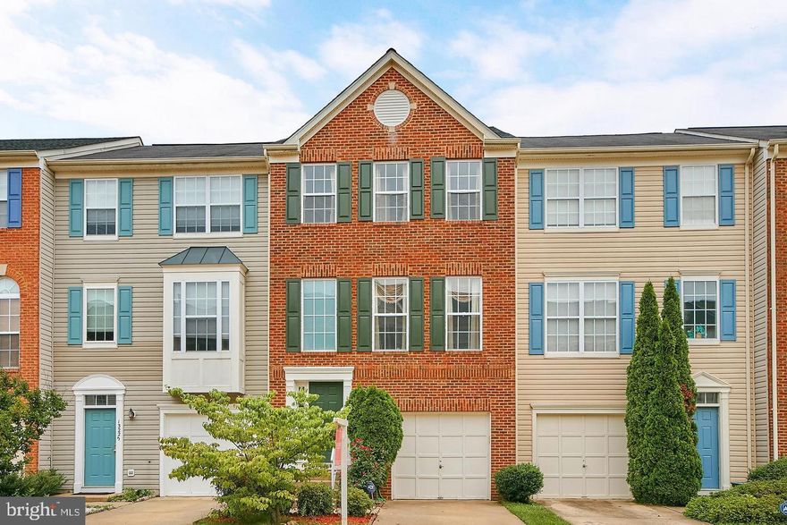 WELL MAINTAINED TOWN HOME IN HIGHLY DESIRABLE MCNAIR FARMS COMMUNITY IN HERNDON! WALK TO STORES, GROCERY, RESTAURANTS AND MORE! 3 BEDROOMS ; 2 FULL AND 2 HALF BATHS! 3 FINISHED LEVELS! OPEN CONCEPT LIVING; UPDATED GOURMET KITCHEN, FRESHLY PAINTED INTERIOR; BRAND NEW LVP FLOORING ON THE MAIN LEVEL; BRAND NEW CARPET IN LOWER LEVEL AND STAIRS; LARGE DECK OVERLOOKING COMMON AREA; 1 CAR GARAGE; SEPARATE LAUNDRY ON BEDROOM LEVEL! FULLY FENCED YARD! WALK OUT BASEMENT; LARGE REC-ROOM; PETS CONSIDERED CASE BY CASE! GOOD CREDIT IS REQUIRED;  OWNER IS LOOKING FOR A MINIMUM OF 2 YEARS LEASE; AVAILABLE TO MOVE-IN TODAY!