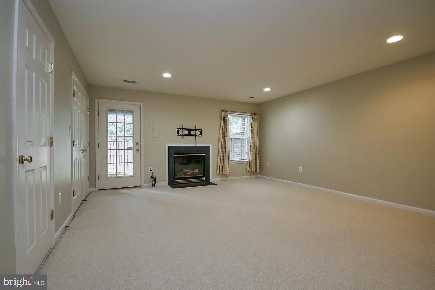 MCNAIR FARMS LAND BAY 2 - Residential Lease