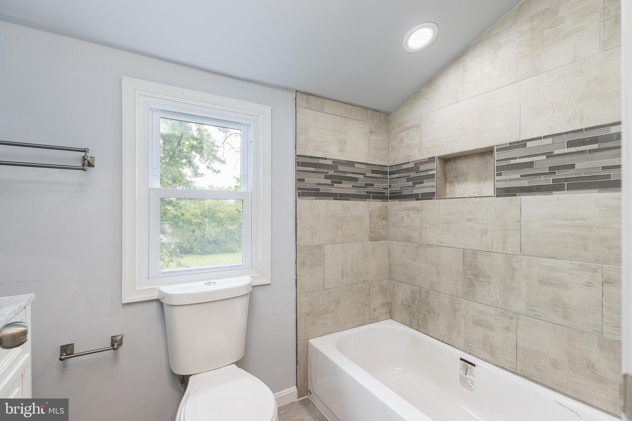 NORTH FORESTVILLE - Residential