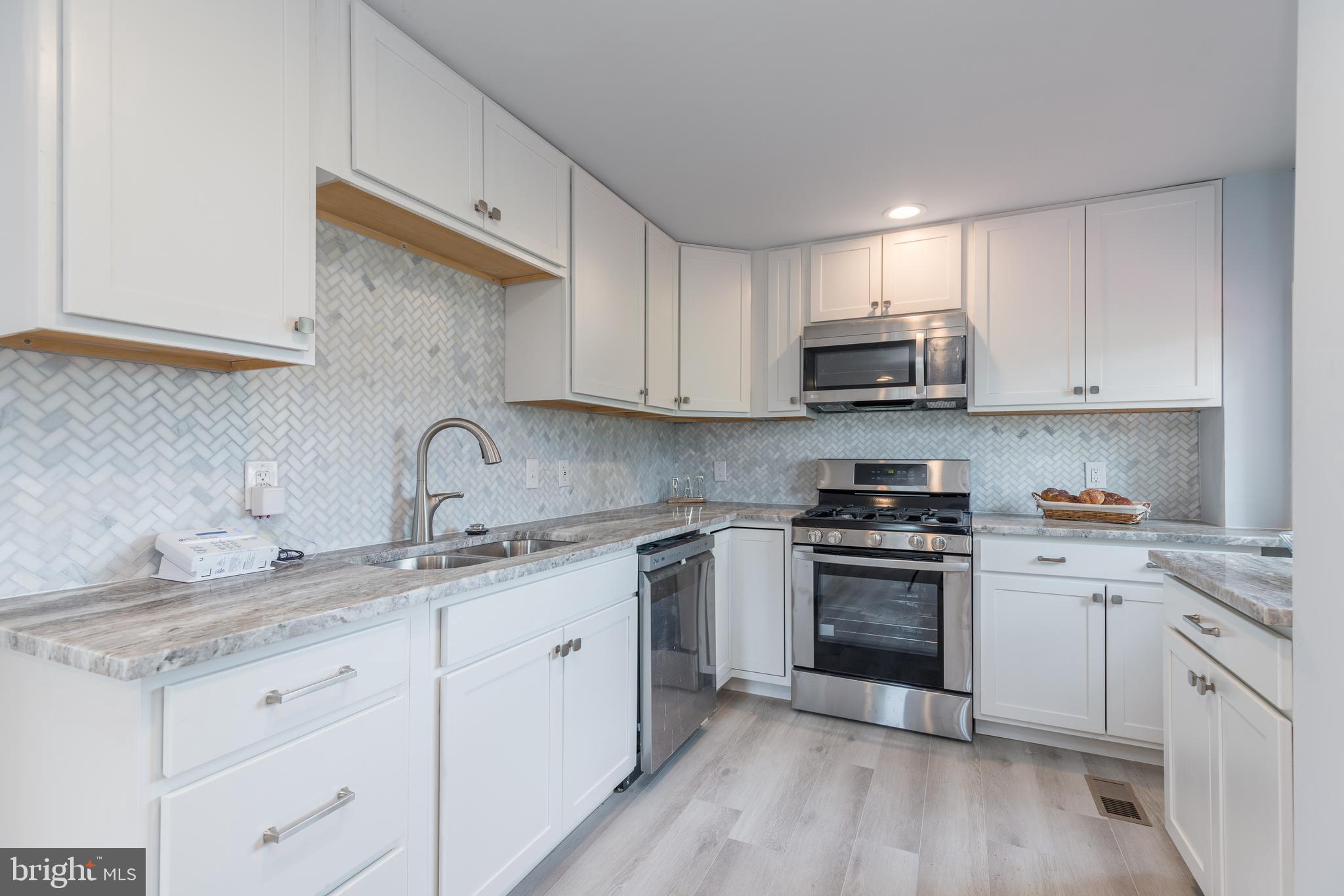 NORTH FORESTVILLE - Residential