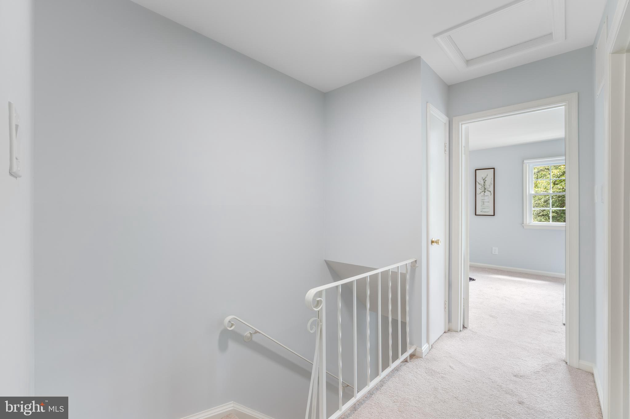 HAMPTON COURT - Residential